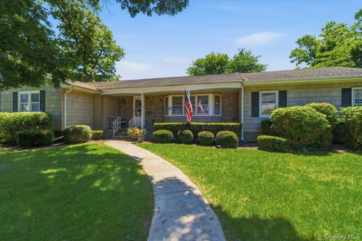 22 Stephens Court, Islip, NY, 3 Bedrooms Bedrooms, 7 Rooms Rooms,2 BathroomsBathrooms,Residential,For Rent,Stephens,0,KEY1013485 22 Stephens Court, Islip, NY, 3 Bedrooms Bedrooms, 7 Rooms Rooms,2 BathroomsBathrooms,Residential,For Rent,Stephens,0,KEY1013485