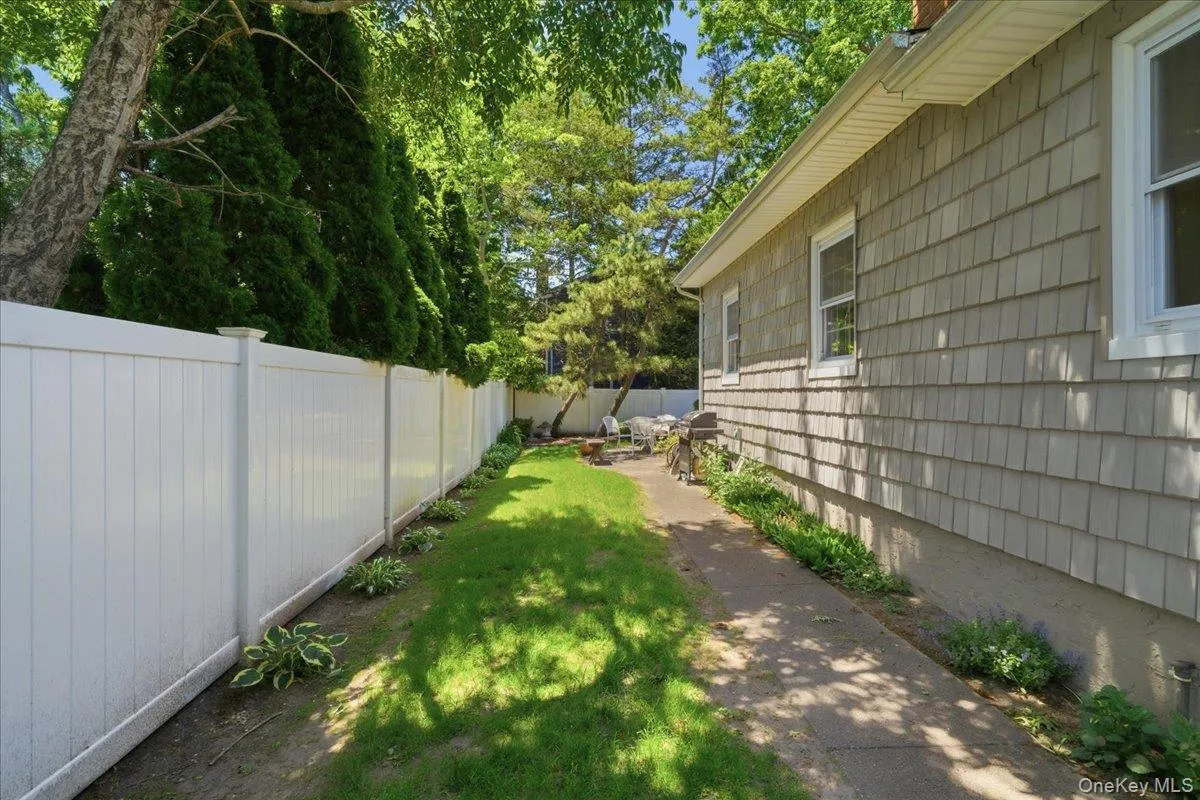 22 Stephens Court, Islip, NY, 3 Bedrooms Bedrooms, 7 Rooms Rooms,2 BathroomsBathrooms,Residential,For Rent,Stephens,0,KEY1013485 22 Stephens Court, Islip, NY, 3 Bedrooms Bedrooms, 7 Rooms Rooms,2 BathroomsBathrooms,Residential,For Rent,Stephens,0,KEY1013485
