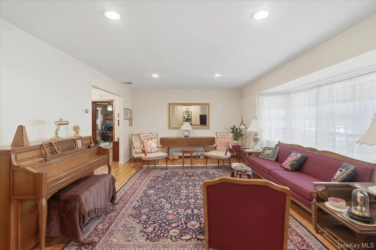 22 Stephens Court, Islip, NY, 3 Bedrooms Bedrooms, 7 Rooms Rooms,2 BathroomsBathrooms,Residential,For Rent,Stephens,0,KEY1013485 22 Stephens Court, Islip, NY, 3 Bedrooms Bedrooms, 7 Rooms Rooms,2 BathroomsBathrooms,Residential,For Rent,Stephens,0,KEY1013485