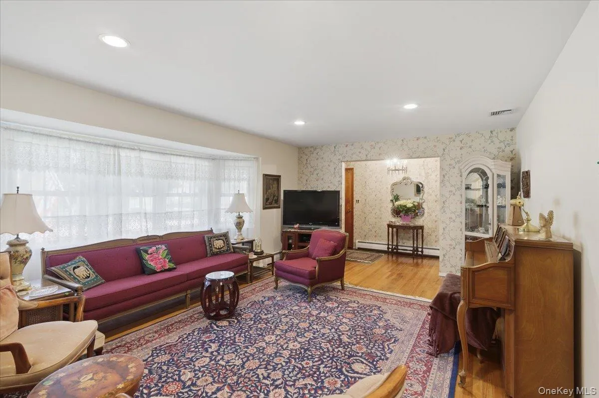 22 Stephens Court, Islip, NY, 3 Bedrooms Bedrooms, 7 Rooms Rooms,2 BathroomsBathrooms,Residential,For Rent,Stephens,0,KEY1013485 22 Stephens Court, Islip, NY, 3 Bedrooms Bedrooms, 7 Rooms Rooms,2 BathroomsBathrooms,Residential,For Rent,Stephens,0,KEY1013485