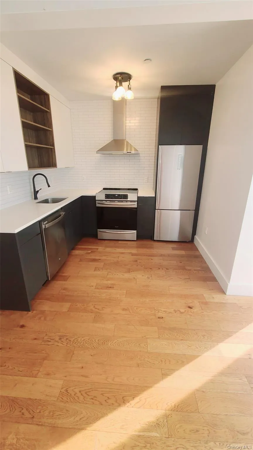 499 Evergreen Avenue, New York, NY, 1 Bedroom Bedrooms, 3 Rooms Rooms,1 BathroomBathrooms,Residential Lease,For Rent,Evergreen,0,1013488 499 Evergreen Avenue, New York, NY, 1 Bedroom Bedrooms, 3 Rooms Rooms,1 BathroomBathrooms,Residential Lease,For Rent,Evergreen,0,1013488