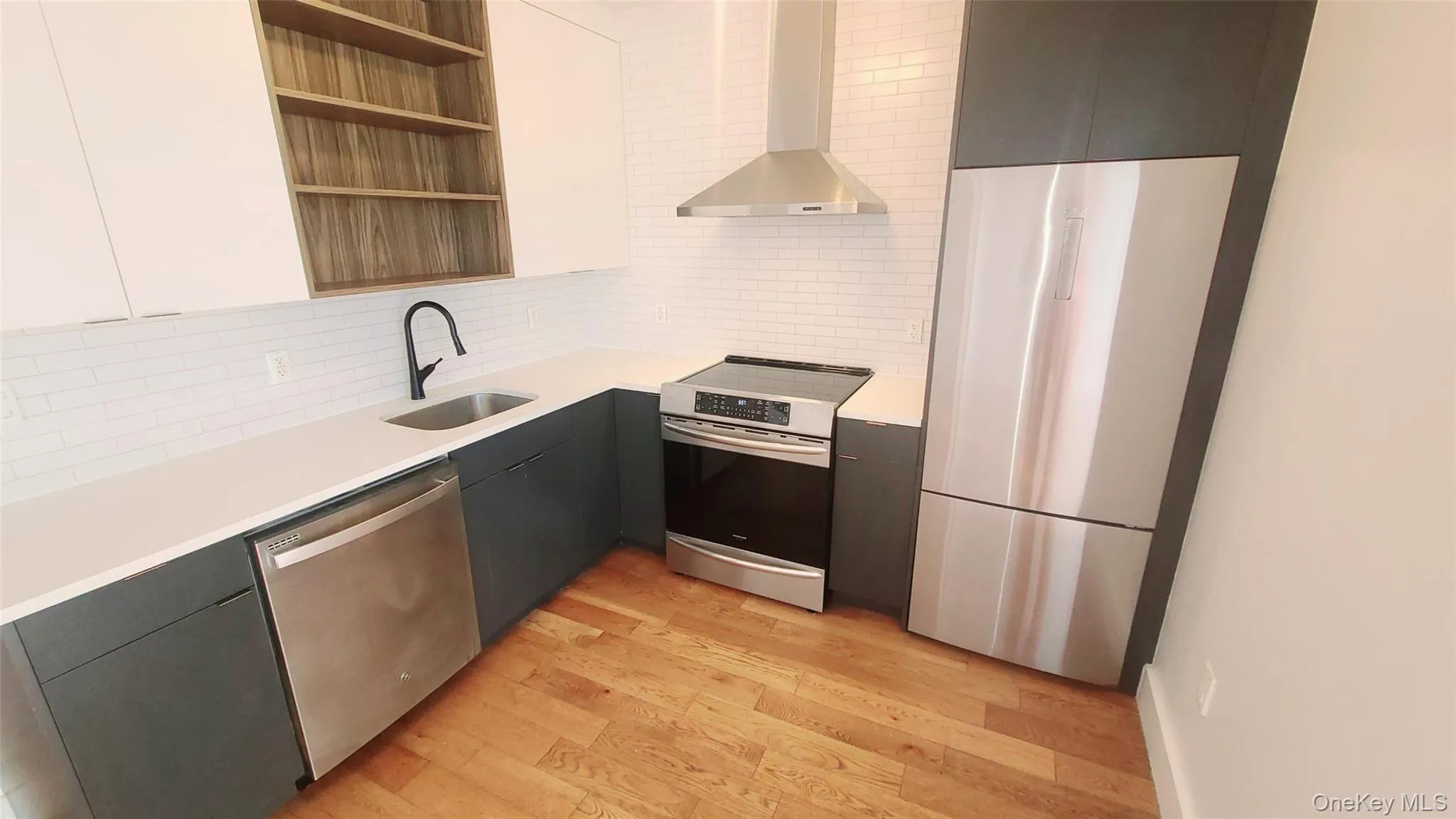 499 Evergreen Avenue, New York, NY, 1 Bedroom Bedrooms, 3 Rooms Rooms,1 BathroomBathrooms,Residential Lease,For Rent,Evergreen,0,1013488 499 Evergreen Avenue, New York, NY, 1 Bedroom Bedrooms, 3 Rooms Rooms,1 BathroomBathrooms,Residential Lease,For Rent,Evergreen,0,1013488