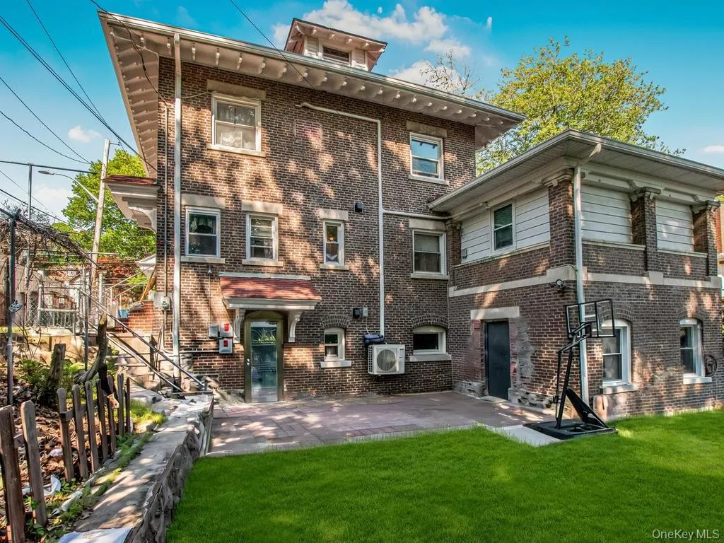 265 Park Hill Avenue, Yonkers, NY, 8 Bedrooms Bedrooms, 10 Rooms Rooms,5 BathroomsBathrooms,Residential,For Rent,Park Hill,0,1013494 265 Park Hill Avenue, Yonkers, NY, 8 Bedrooms Bedrooms, 10 Rooms Rooms,5 BathroomsBathrooms,Residential,For Rent,Park Hill,0,1013494