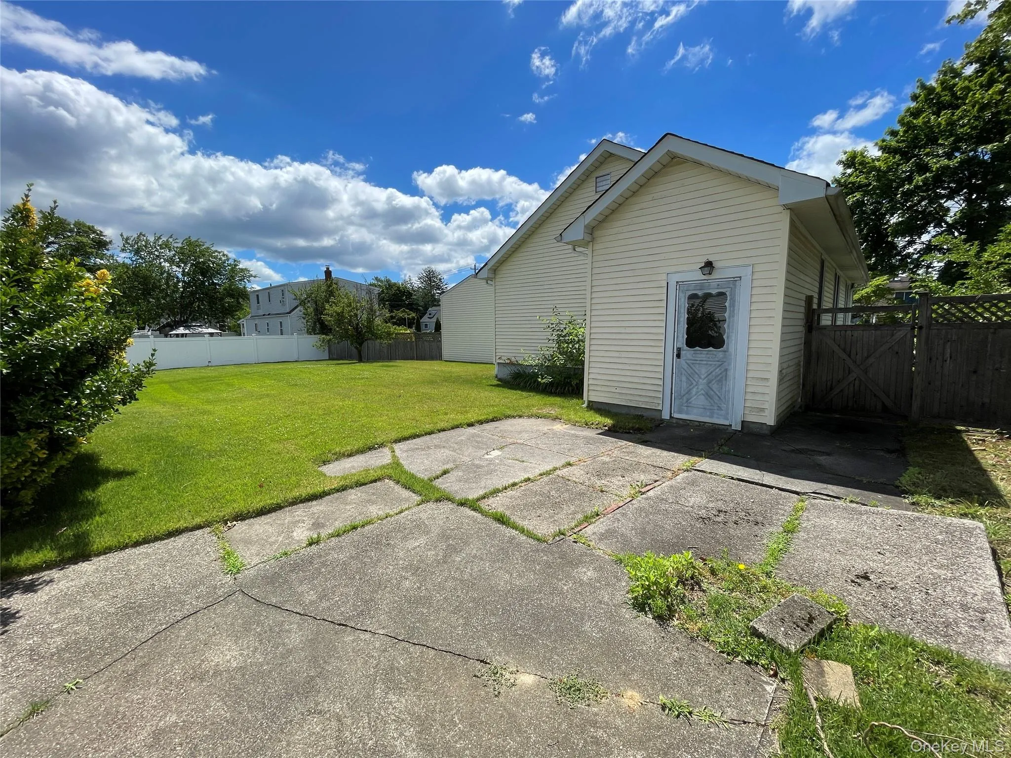 185 Seward Street, West Babylon, NY, 3 Bedrooms Bedrooms, 6 Rooms Rooms,2 BathroomsBathrooms,Residential,For Rent,Seward,0,1013498 185 Seward Street, West Babylon, NY, 3 Bedrooms Bedrooms, 6 Rooms Rooms,2 BathroomsBathrooms,Residential,For Rent,Seward,0,1013498