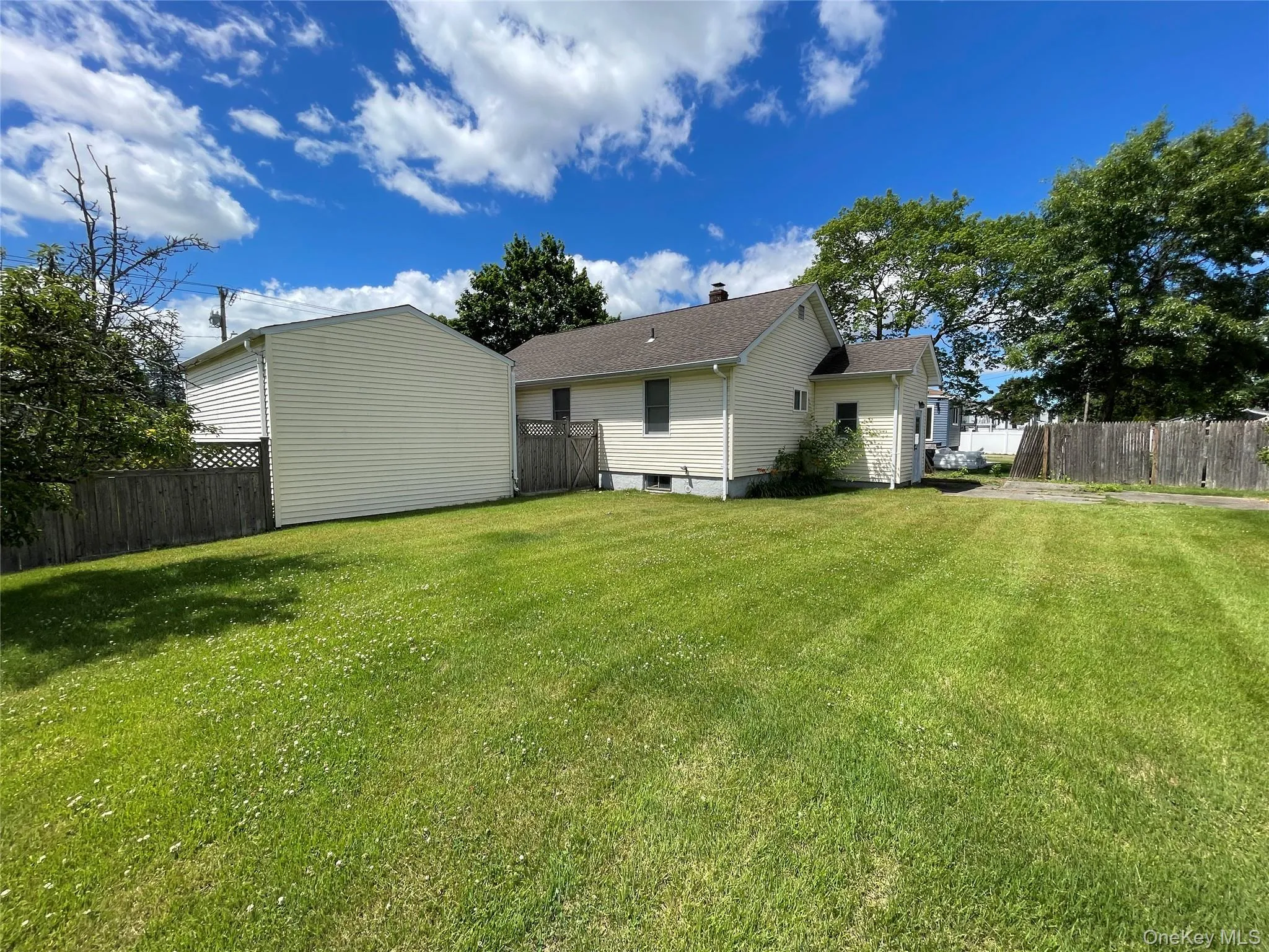 185 Seward Street, West Babylon, NY, 3 Bedrooms Bedrooms, 6 Rooms Rooms,2 BathroomsBathrooms,Residential,For Rent,Seward,0,1013498 185 Seward Street, West Babylon, NY, 3 Bedrooms Bedrooms, 6 Rooms Rooms,2 BathroomsBathrooms,Residential,For Rent,Seward,0,1013498