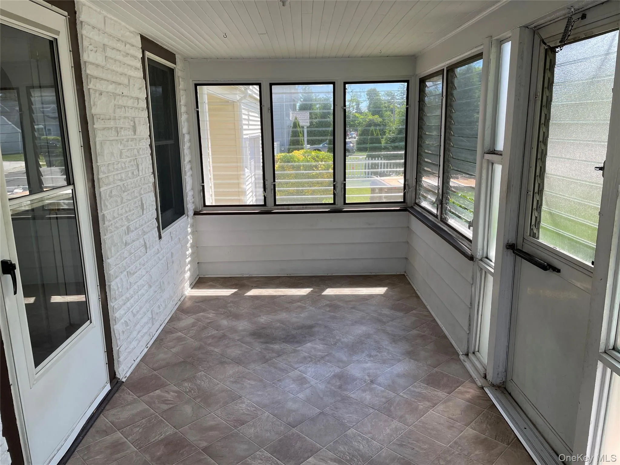 185 Seward Street, West Babylon, NY, 3 Bedrooms Bedrooms, 6 Rooms Rooms,2 BathroomsBathrooms,Residential,For Rent,Seward,0,1013498 185 Seward Street, West Babylon, NY, 3 Bedrooms Bedrooms, 6 Rooms Rooms,2 BathroomsBathrooms,Residential,For Rent,Seward,0,1013498