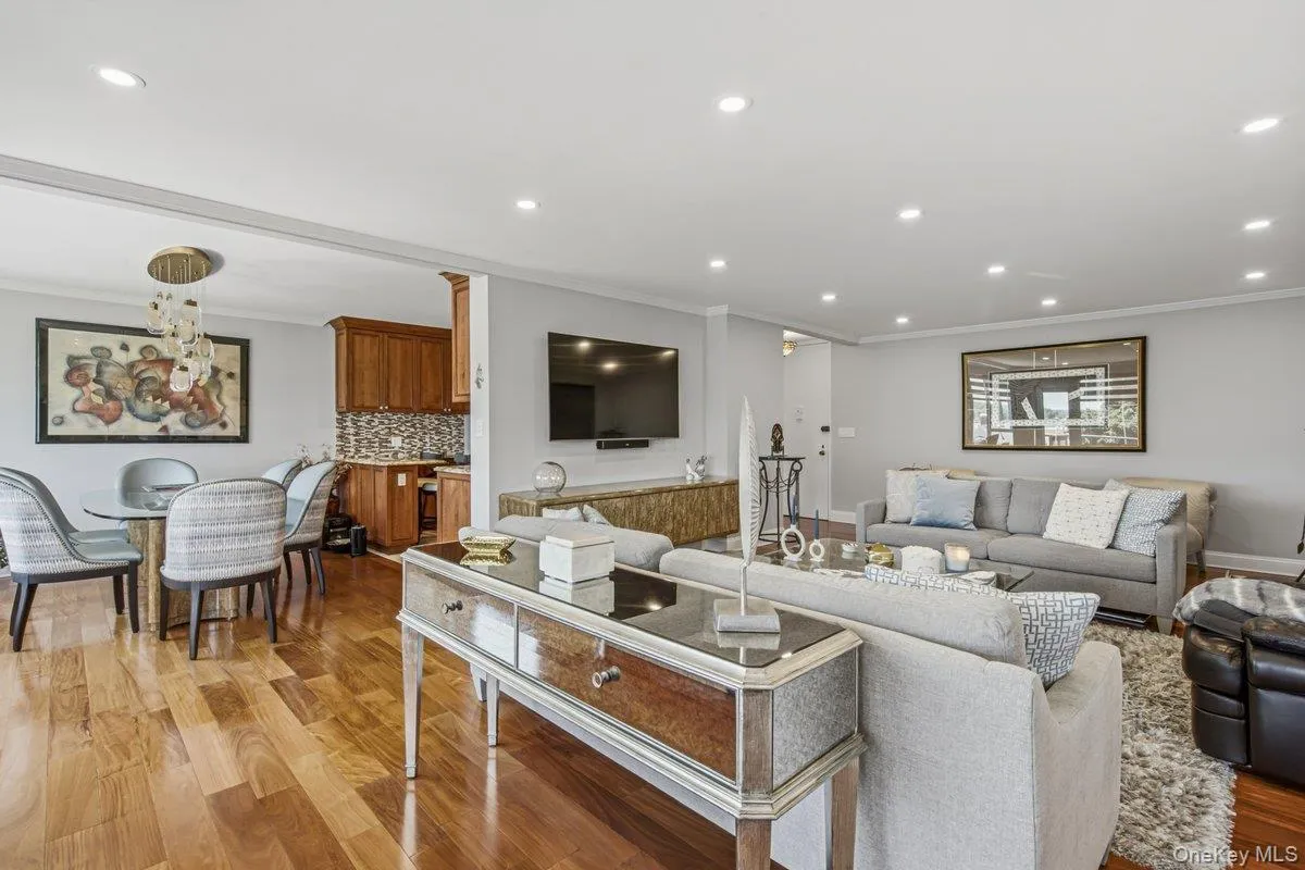 166-25 Powells Cove Boulevard, New York, NY, 2 Bedrooms Bedrooms, 5 Rooms Rooms,2 BathroomsBathrooms,Residential,For Rent,Powells Cove,0,1013499 166-25 Powells Cove Boulevard, New York, NY, 2 Bedrooms Bedrooms, 5 Rooms Rooms,2 BathroomsBathrooms,Residential,For Rent,Powells Cove,0,1013499