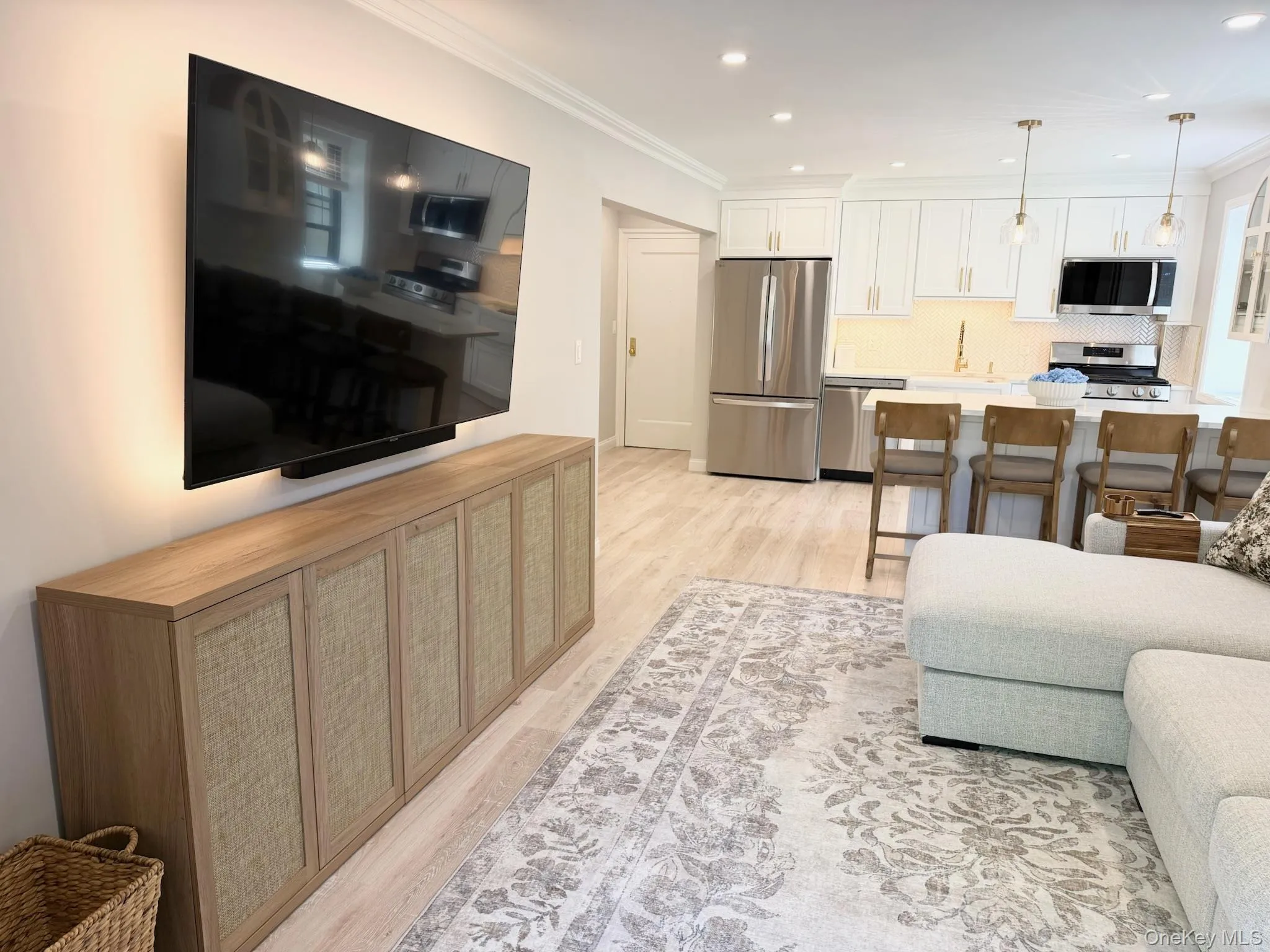 1271 California Road, Eastchester, NY, 2 Bedrooms Bedrooms, 4 Rooms Rooms,1 BathroomBathrooms,Residential,For Rent,California,0,1013500 1271 California Road, Eastchester, NY, 2 Bedrooms Bedrooms, 4 Rooms Rooms,1 BathroomBathrooms,Residential,For Rent,California,0,1013500