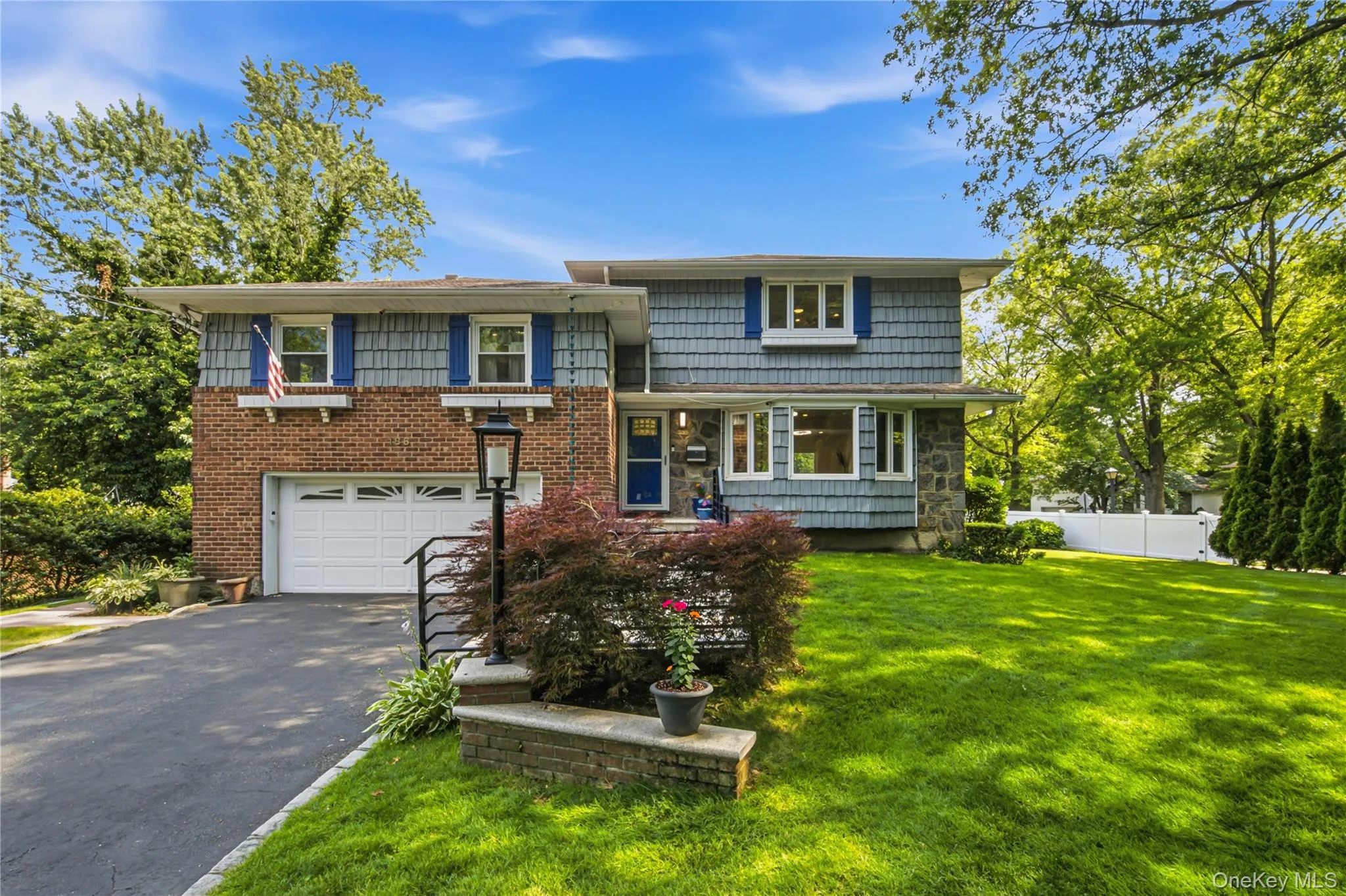 186 Stratford, North Hempstead, NY, 5 Bedrooms Bedrooms, 9 Rooms Rooms,3 BathroomsBathrooms,Residential,For Rent,Stratford,0,1013501 186 Stratford, North Hempstead, NY, 5 Bedrooms Bedrooms, 9 Rooms Rooms,3 BathroomsBathrooms,Residential,For Rent,Stratford,0,1013501