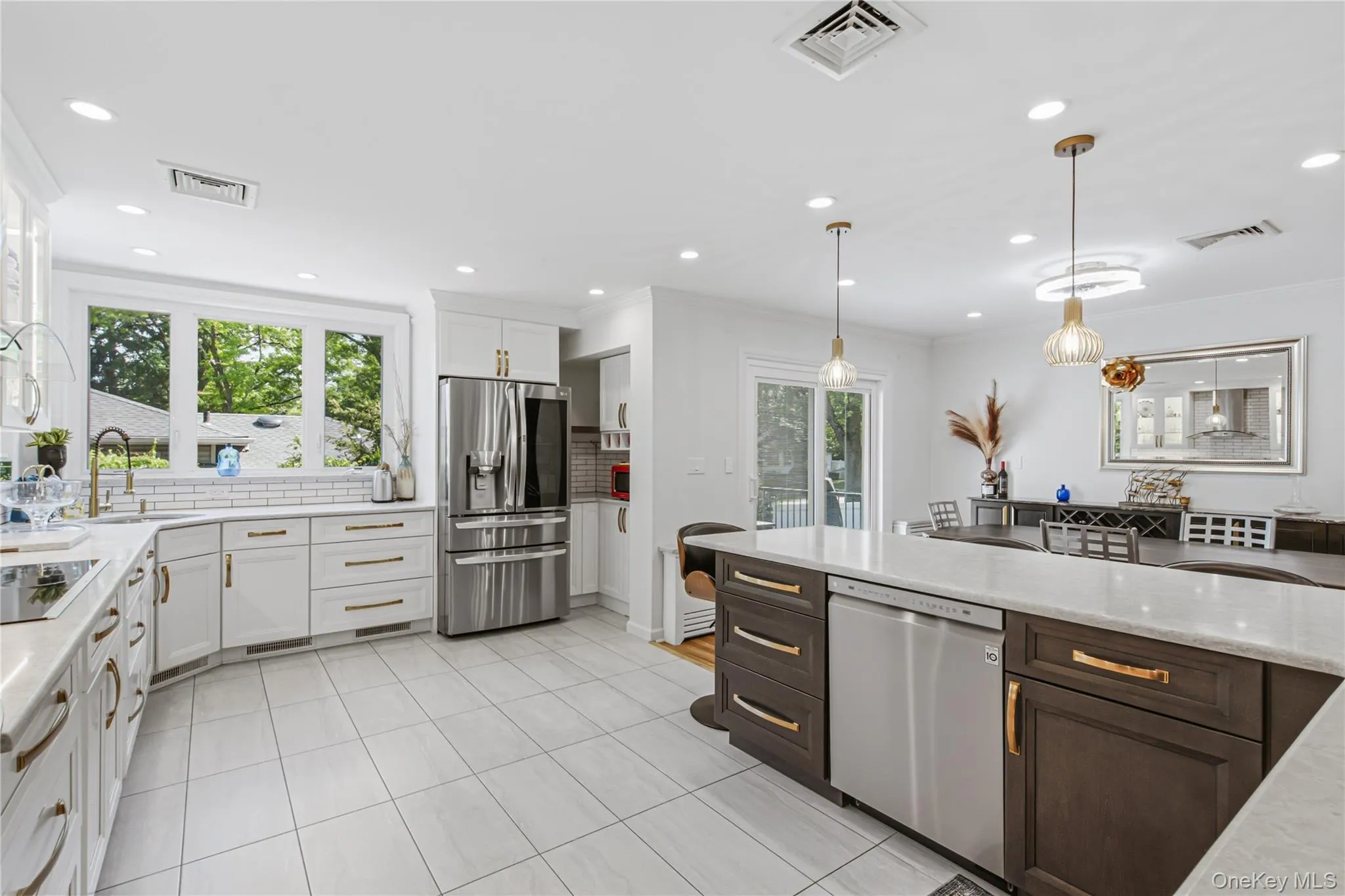 186 Stratford, North Hempstead, NY, 5 Bedrooms Bedrooms, 9 Rooms Rooms,3 BathroomsBathrooms,Residential,For Rent,Stratford,0,1013501 186 Stratford, North Hempstead, NY, 5 Bedrooms Bedrooms, 9 Rooms Rooms,3 BathroomsBathrooms,Residential,For Rent,Stratford,0,1013501