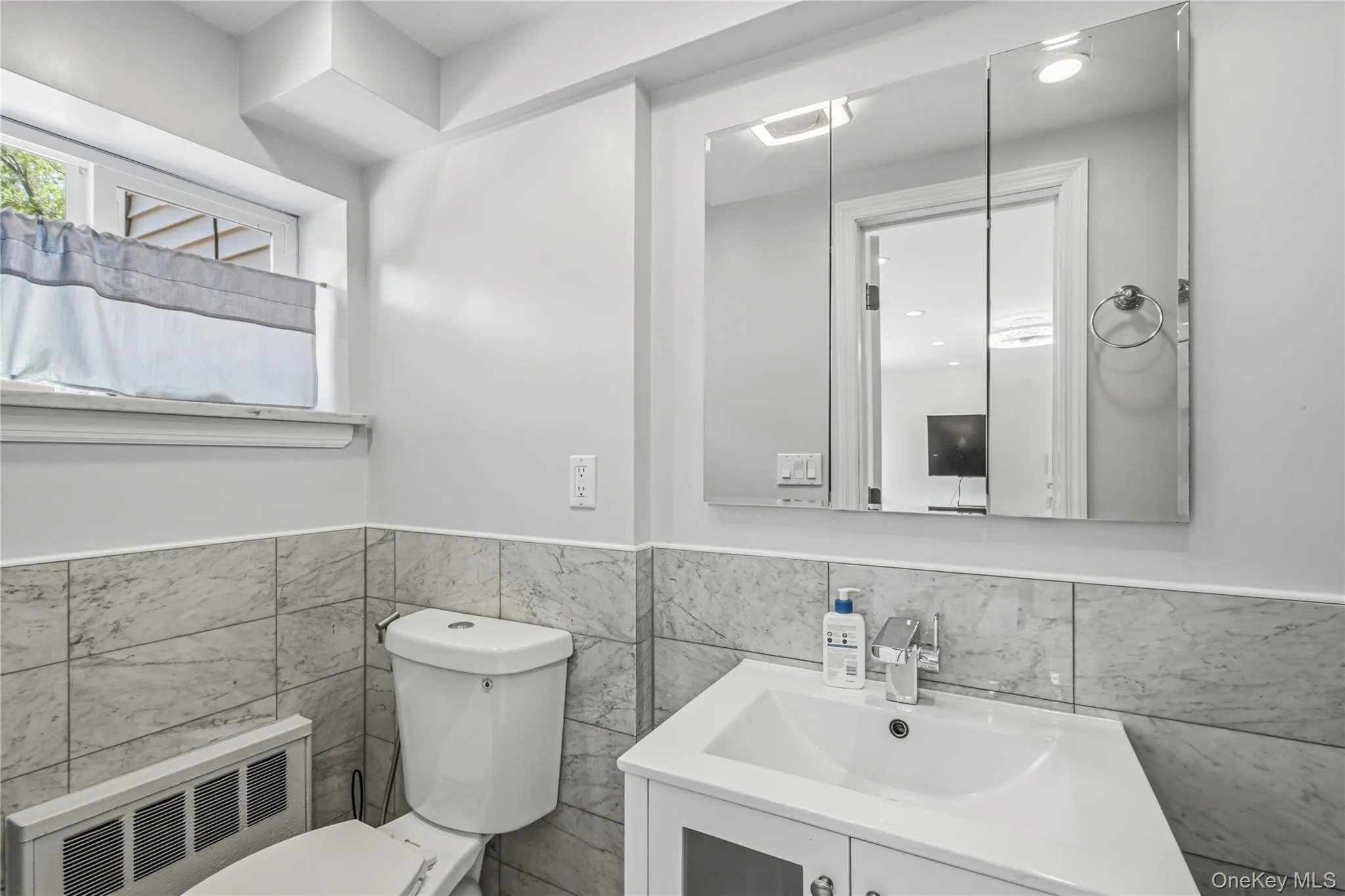 186 Stratford, North Hempstead, NY, 5 Bedrooms Bedrooms, 9 Rooms Rooms,3 BathroomsBathrooms,Residential,For Rent,Stratford,0,1013501 186 Stratford, North Hempstead, NY, 5 Bedrooms Bedrooms, 9 Rooms Rooms,3 BathroomsBathrooms,Residential,For Rent,Stratford,0,1013501