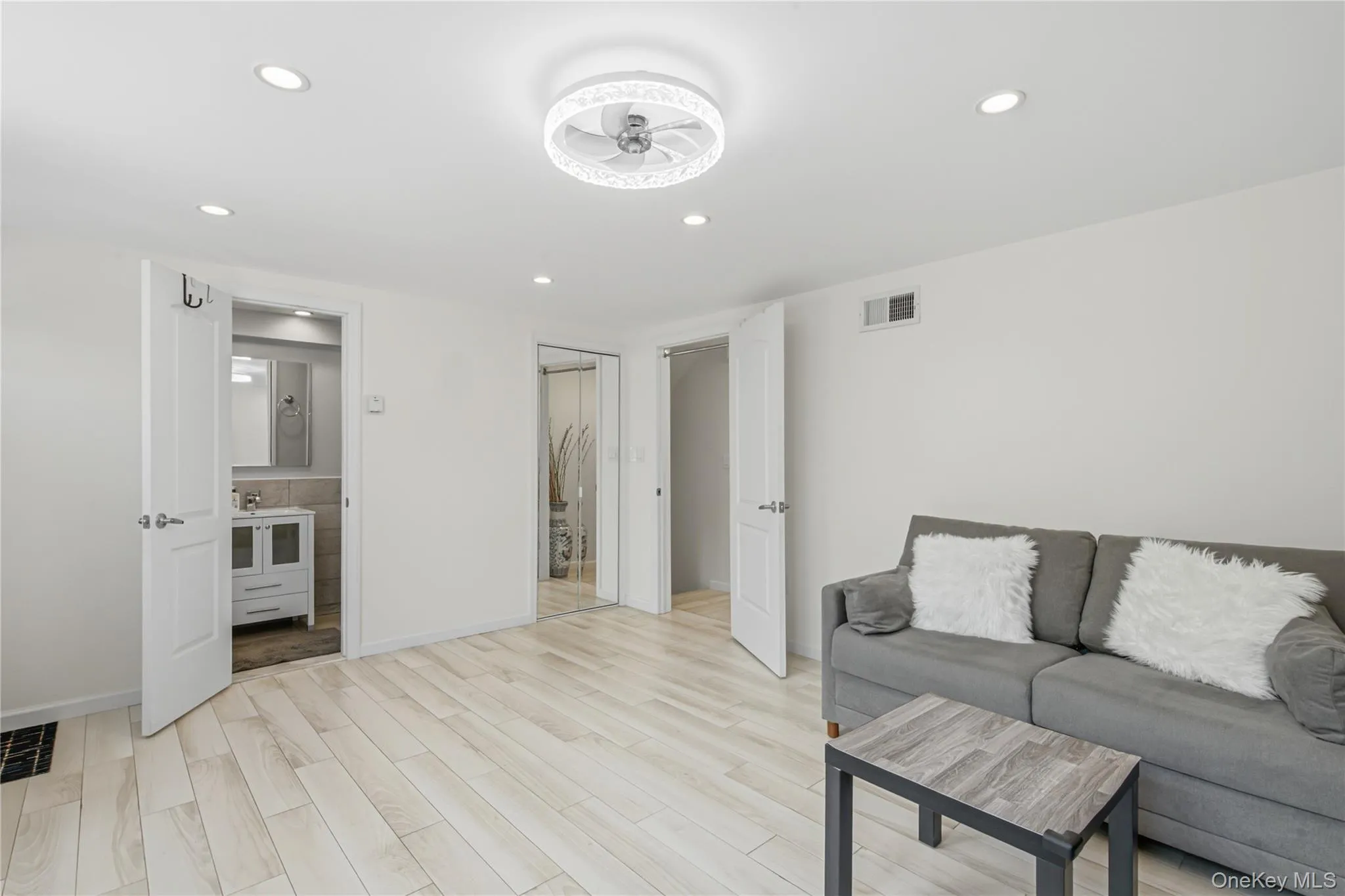 186 Stratford, North Hempstead, NY, 5 Bedrooms Bedrooms, 9 Rooms Rooms,3 BathroomsBathrooms,Residential,For Rent,Stratford,0,1013501 186 Stratford, North Hempstead, NY, 5 Bedrooms Bedrooms, 9 Rooms Rooms,3 BathroomsBathrooms,Residential,For Rent,Stratford,0,1013501