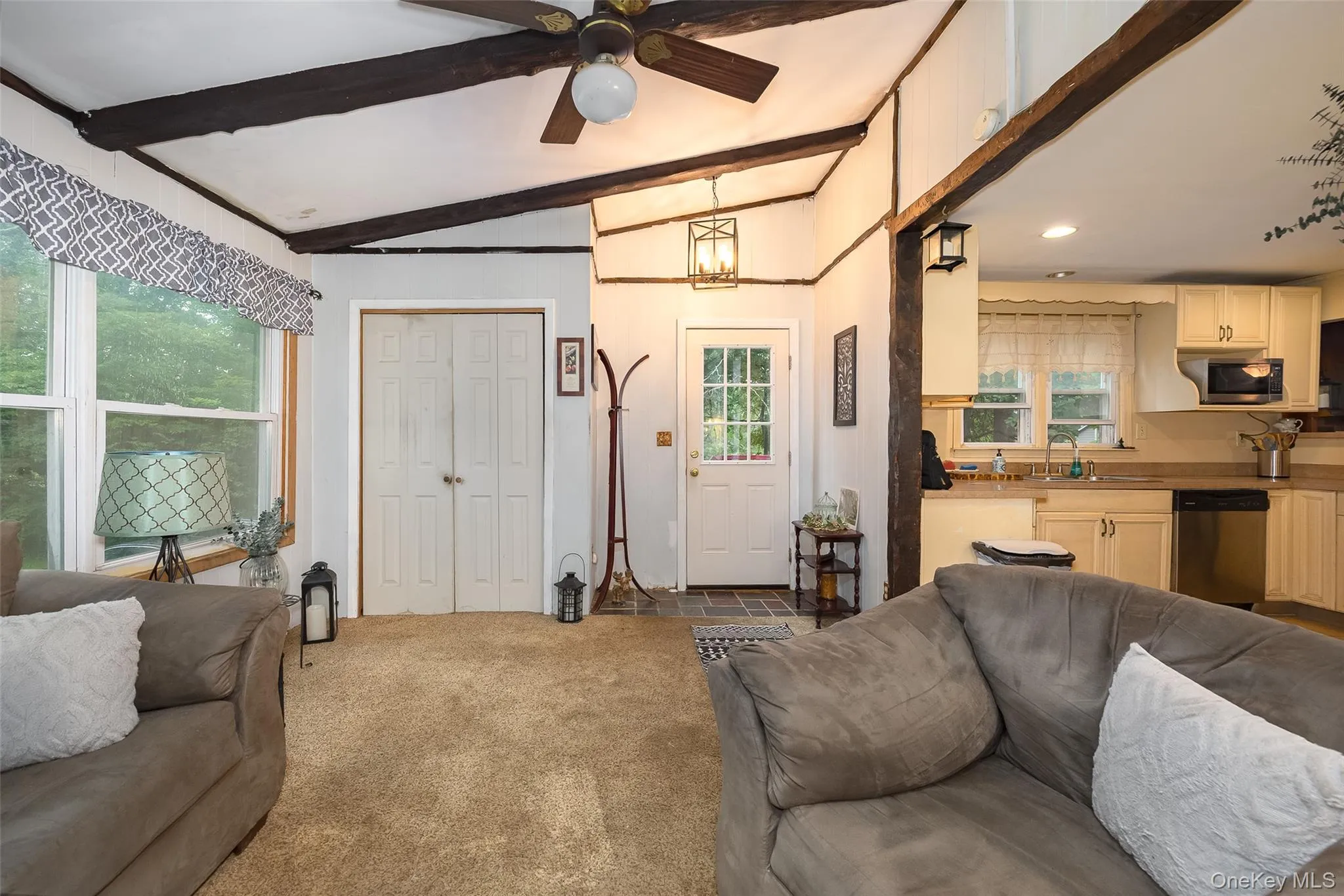 24 Dutchess Hill Road, Hyde Park, NY, 4 Bedrooms Bedrooms, 8 Rooms Rooms,1 BathroomBathrooms,Residential,For Rent,Dutchess Hill,0,KEY1013508 24 Dutchess Hill Road, Hyde Park, NY, 4 Bedrooms Bedrooms, 8 Rooms Rooms,1 BathroomBathrooms,Residential,For Rent,Dutchess Hill,0,KEY1013508
