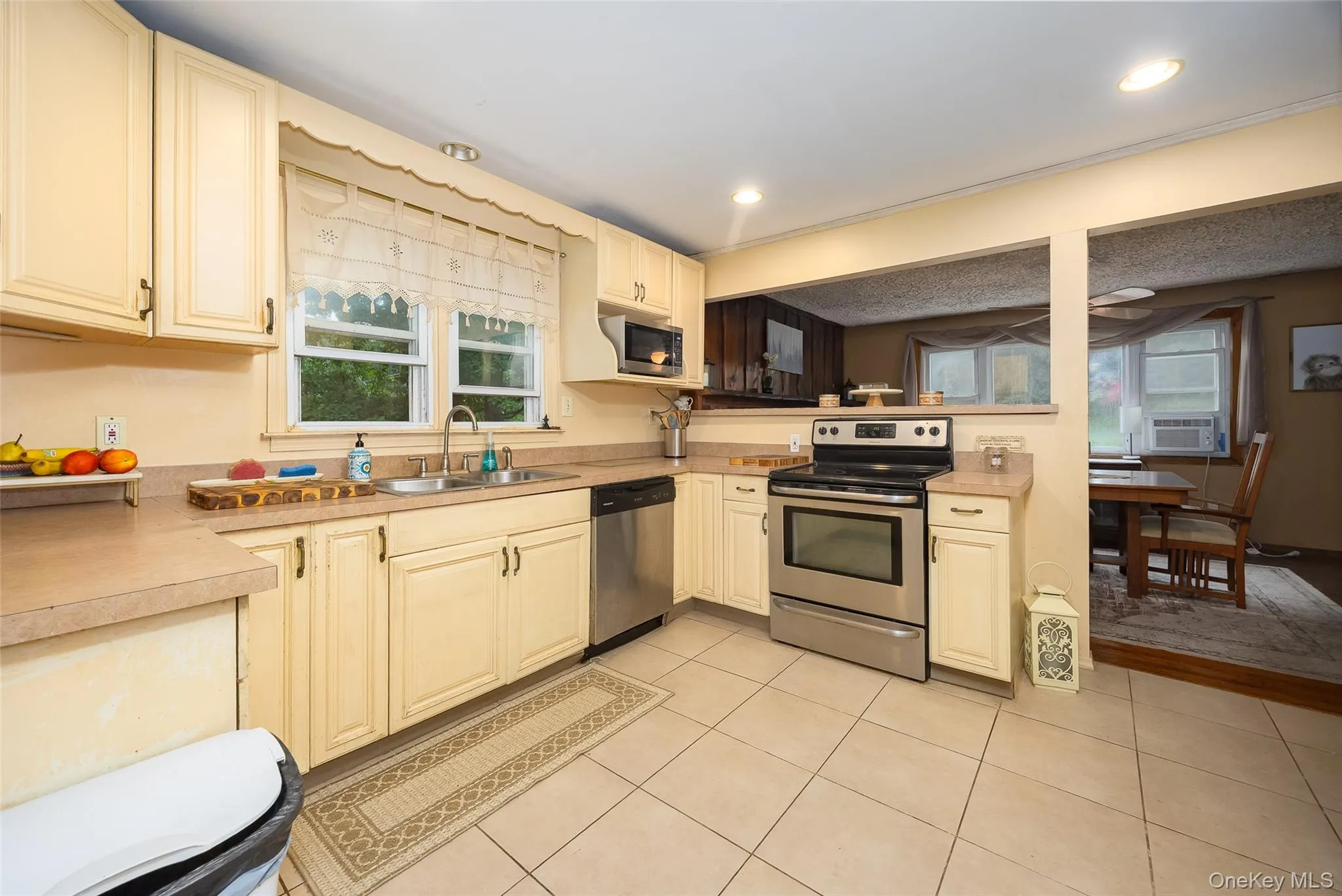 24 Dutchess Hill Road, Hyde Park, NY, 4 Bedrooms Bedrooms, 8 Rooms Rooms,1 BathroomBathrooms,Residential,For Rent,Dutchess Hill,0,KEY1013508 24 Dutchess Hill Road, Hyde Park, NY, 4 Bedrooms Bedrooms, 8 Rooms Rooms,1 BathroomBathrooms,Residential,For Rent,Dutchess Hill,0,KEY1013508