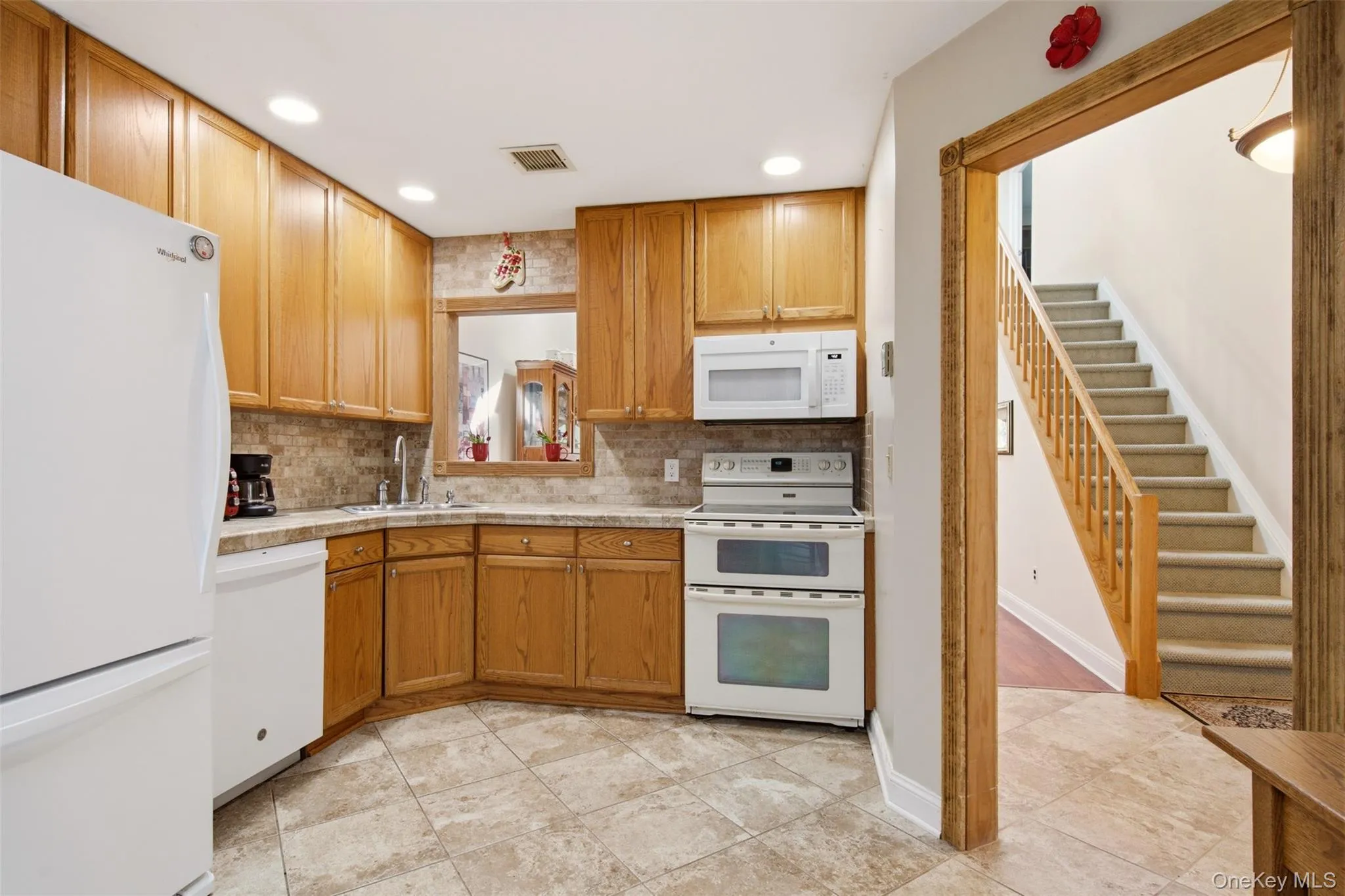 128 Scarlett Drive, Smithtown, NY, 3 Bedrooms Bedrooms, 7 Rooms Rooms,2 BathroomsBathrooms,Residential,For Rent,Scarlett,0,KEY1013513 128 Scarlett Drive, Smithtown, NY, 3 Bedrooms Bedrooms, 7 Rooms Rooms,2 BathroomsBathrooms,Residential,For Rent,Scarlett,0,KEY1013513