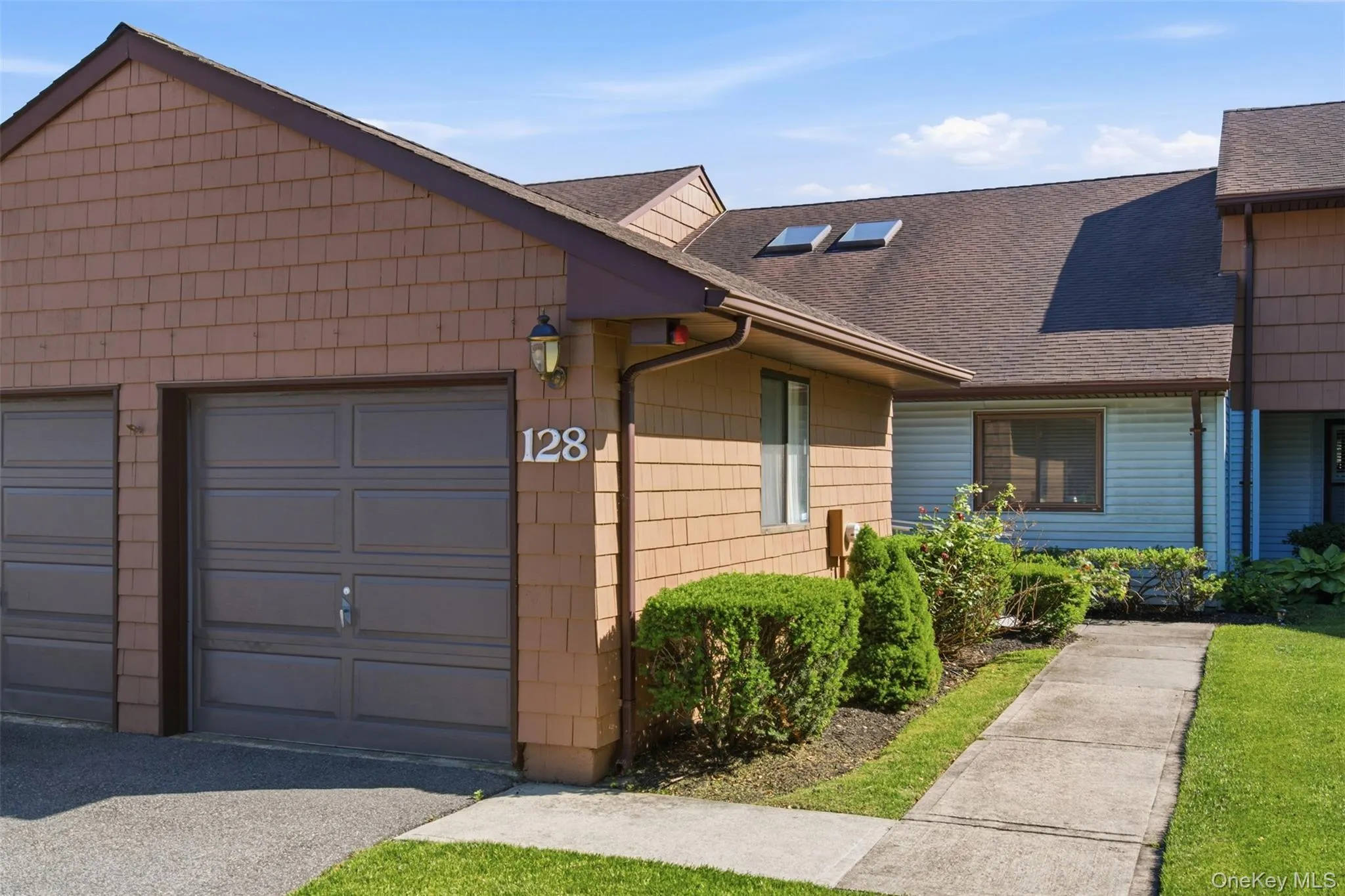 128 Scarlett Drive, Smithtown, NY, 3 Bedrooms Bedrooms, 7 Rooms Rooms,2 BathroomsBathrooms,Residential,For Rent,Scarlett,0,KEY1013513 128 Scarlett Drive, Smithtown, NY, 3 Bedrooms Bedrooms, 7 Rooms Rooms,2 BathroomsBathrooms,Residential,For Rent,Scarlett,0,KEY1013513