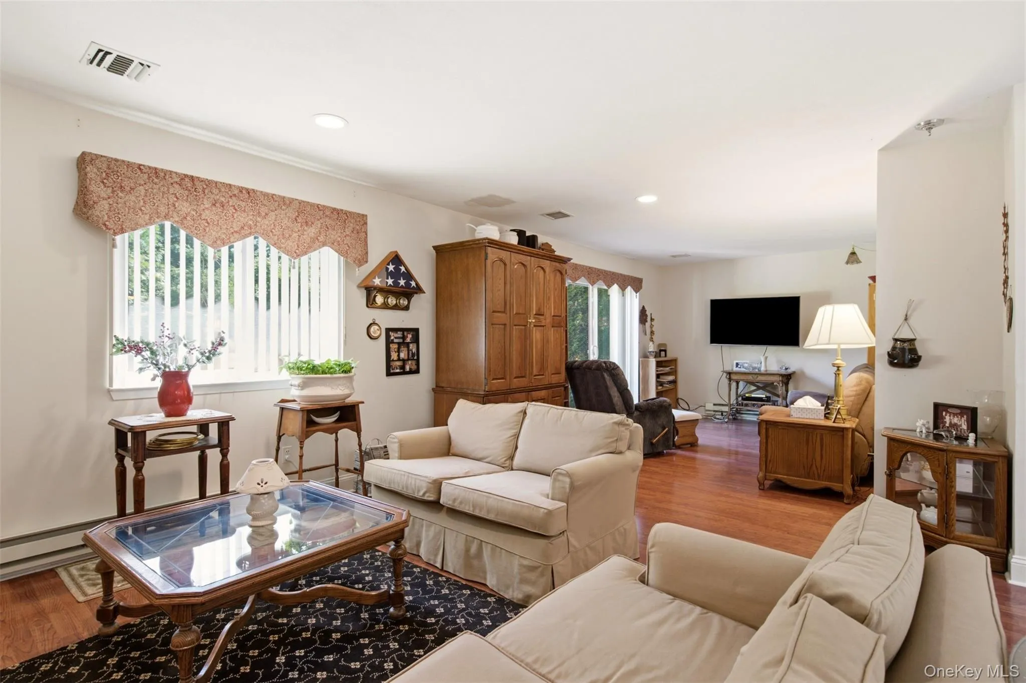 128 Scarlett Drive, Smithtown, NY, 3 Bedrooms Bedrooms, 7 Rooms Rooms,2 BathroomsBathrooms,Residential,For Rent,Scarlett,0,KEY1013513 128 Scarlett Drive, Smithtown, NY, 3 Bedrooms Bedrooms, 7 Rooms Rooms,2 BathroomsBathrooms,Residential,For Rent,Scarlett,0,KEY1013513