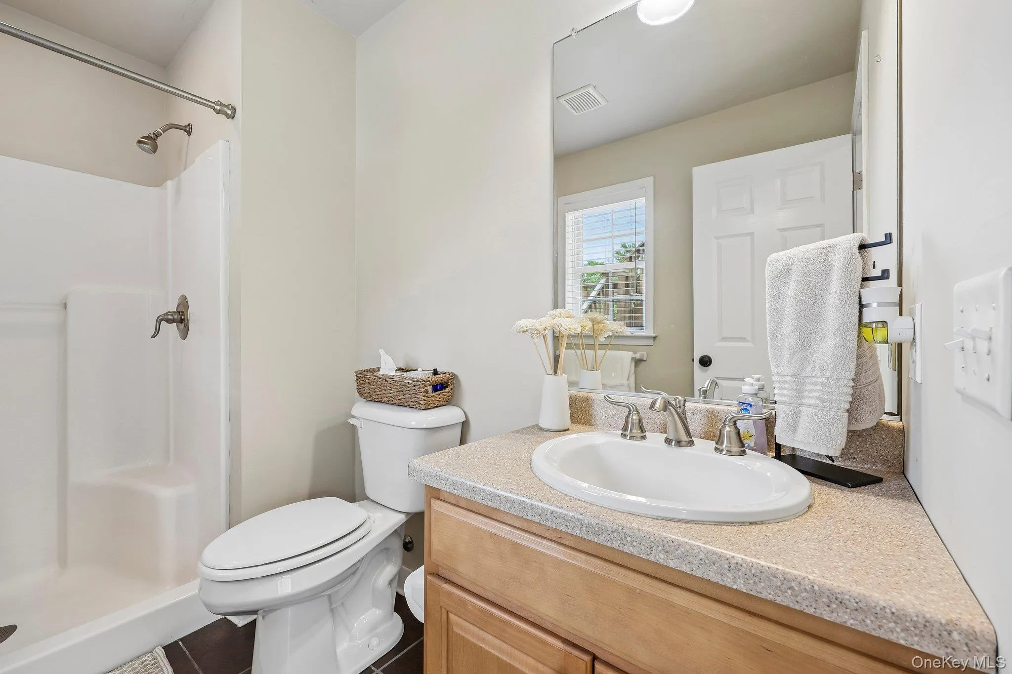 4 Lira Street, Newburgh (town), NY, 3 Bedrooms Bedrooms, 7 Rooms Rooms,3 BathroomsBathrooms,Residential,For Rent,Lira,0,1013514 4 Lira Street, Newburgh (town), NY, 3 Bedrooms Bedrooms, 7 Rooms Rooms,3 BathroomsBathrooms,Residential,For Rent,Lira,0,1013514