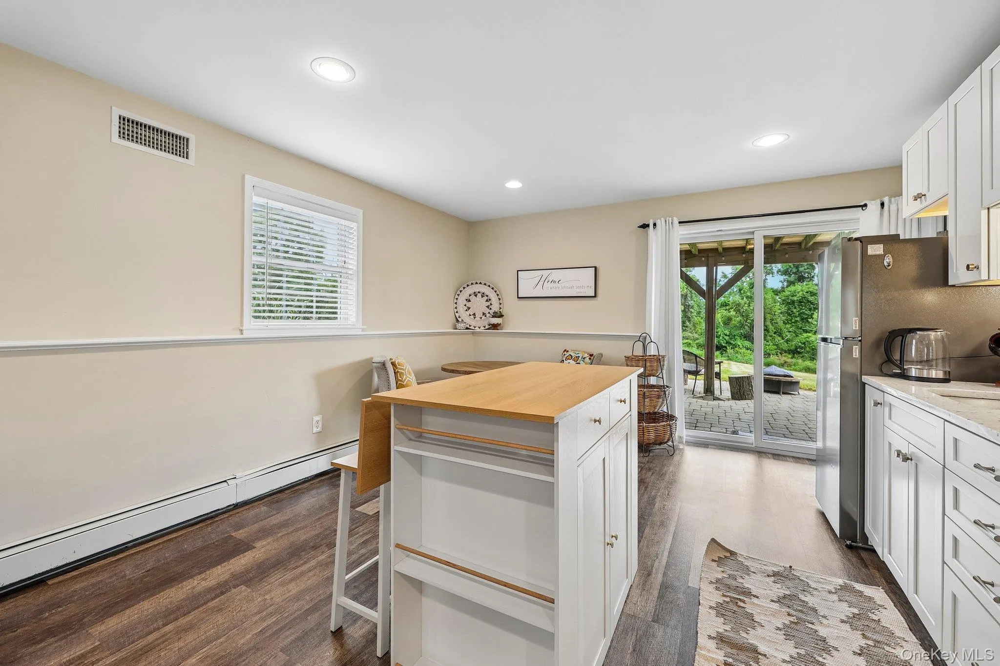 4 Lira Street, Newburgh (town), NY, 3 Bedrooms Bedrooms, 7 Rooms Rooms,3 BathroomsBathrooms,Residential,For Rent,Lira,0,1013514 4 Lira Street, Newburgh (town), NY, 3 Bedrooms Bedrooms, 7 Rooms Rooms,3 BathroomsBathrooms,Residential,For Rent,Lira,0,1013514