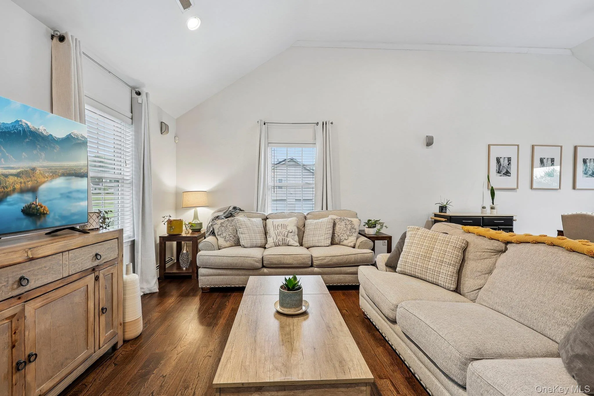 4 Lira Street, Newburgh (town), NY, 3 Bedrooms Bedrooms, 7 Rooms Rooms,3 BathroomsBathrooms,Residential,For Rent,Lira,0,1013514 4 Lira Street, Newburgh (town), NY, 3 Bedrooms Bedrooms, 7 Rooms Rooms,3 BathroomsBathrooms,Residential,For Rent,Lira,0,1013514