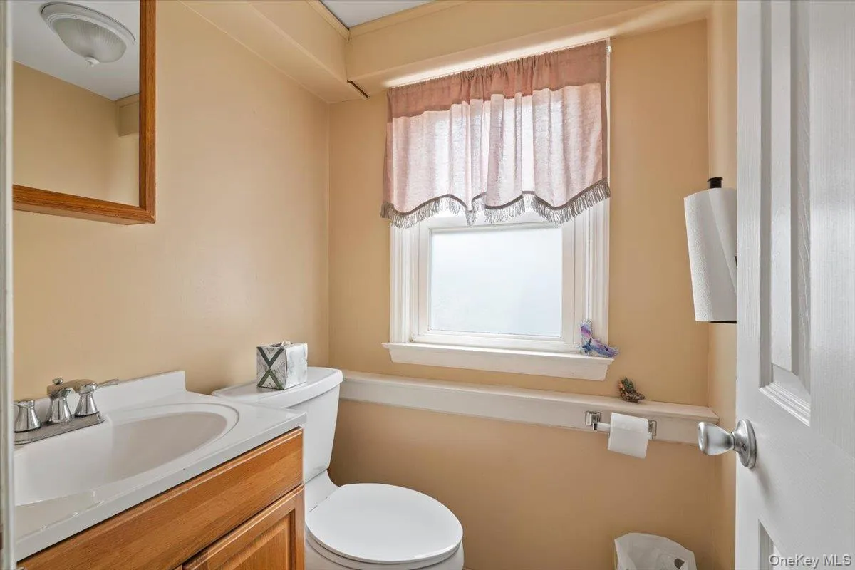 39 Grant Street, Oyster Bay, NY, 4 Bedrooms Bedrooms, 8 Rooms Rooms,1 BathroomBathrooms,Residential,For Rent,Grant,0,1013517 39 Grant Street, Oyster Bay, NY, 4 Bedrooms Bedrooms, 8 Rooms Rooms,1 BathroomBathrooms,Residential,For Rent,Grant,0,1013517