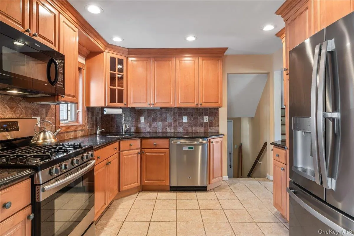 39 Grant Street, Oyster Bay, NY, 4 Bedrooms Bedrooms, 8 Rooms Rooms,1 BathroomBathrooms,Residential,For Rent,Grant,0,1013517 39 Grant Street, Oyster Bay, NY, 4 Bedrooms Bedrooms, 8 Rooms Rooms,1 BathroomBathrooms,Residential,For Rent,Grant,0,1013517