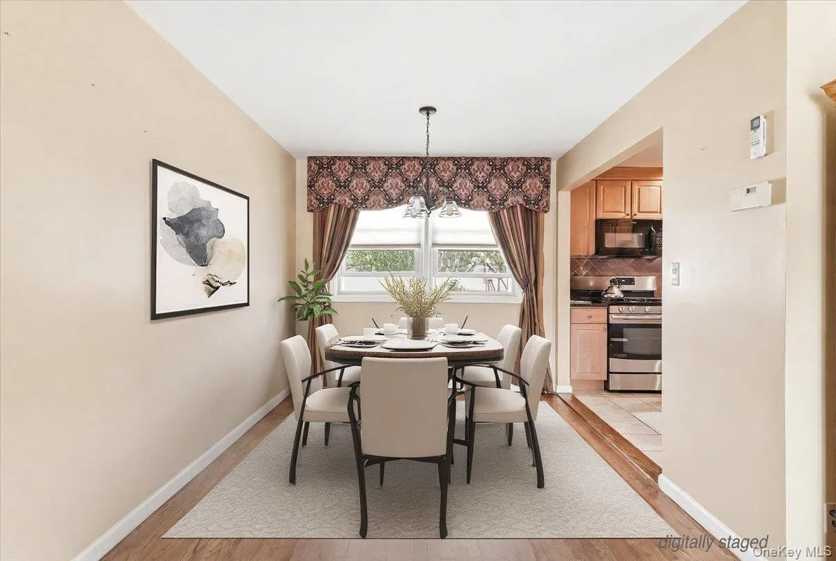 39 Grant Street, Oyster Bay, NY, 4 Bedrooms Bedrooms, 8 Rooms Rooms,1 BathroomBathrooms,Residential,For Rent,Grant,0,1013517 39 Grant Street, Oyster Bay, NY, 4 Bedrooms Bedrooms, 8 Rooms Rooms,1 BathroomBathrooms,Residential,For Rent,Grant,0,1013517
