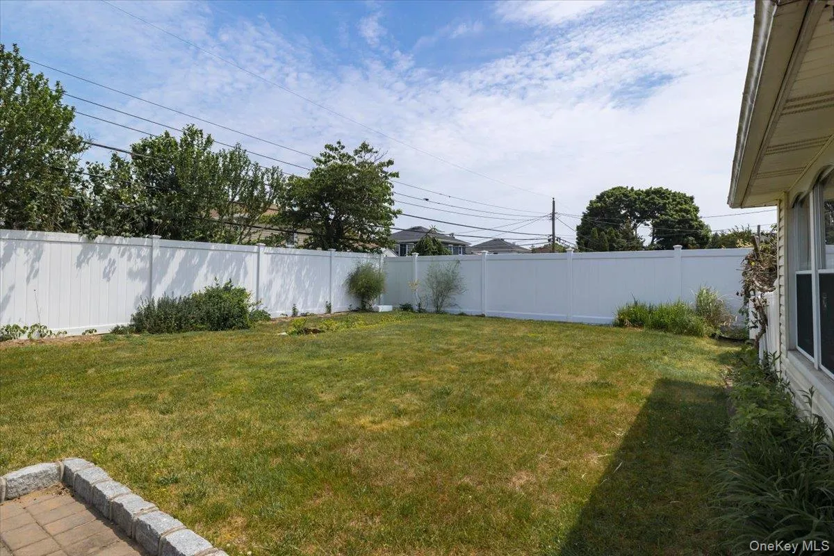 39 Grant Street, Oyster Bay, NY, 4 Bedrooms Bedrooms, 8 Rooms Rooms,1 BathroomBathrooms,Residential,For Rent,Grant,0,1013517 39 Grant Street, Oyster Bay, NY, 4 Bedrooms Bedrooms, 8 Rooms Rooms,1 BathroomBathrooms,Residential,For Rent,Grant,0,1013517