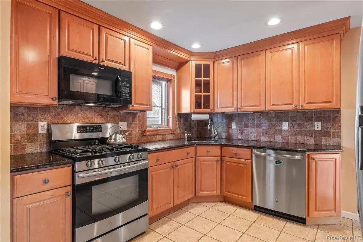 39 Grant Street, Oyster Bay, NY, 4 Bedrooms Bedrooms, 8 Rooms Rooms,1 BathroomBathrooms,Residential,For Rent,Grant,0,1013517 39 Grant Street, Oyster Bay, NY, 4 Bedrooms Bedrooms, 8 Rooms Rooms,1 BathroomBathrooms,Residential,For Rent,Grant,0,1013517