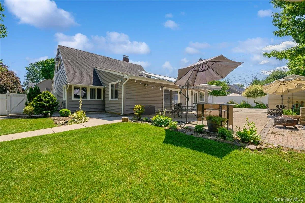 2 Bridge Lane, Oyster Bay, NY, 5 Bedrooms Bedrooms, 10 Rooms Rooms,3 BathroomsBathrooms,Residential,For Rent,Bridge,0,1013522 2 Bridge Lane, Oyster Bay, NY, 5 Bedrooms Bedrooms, 10 Rooms Rooms,3 BathroomsBathrooms,Residential,For Rent,Bridge,0,1013522