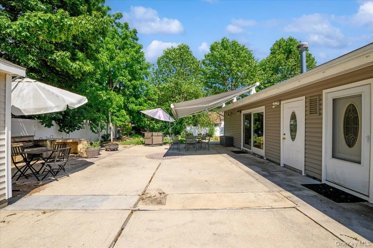 2 Bridge Lane, Oyster Bay, NY, 5 Bedrooms Bedrooms, 10 Rooms Rooms,3 BathroomsBathrooms,Residential,For Rent,Bridge,0,1013522 2 Bridge Lane, Oyster Bay, NY, 5 Bedrooms Bedrooms, 10 Rooms Rooms,3 BathroomsBathrooms,Residential,For Rent,Bridge,0,1013522