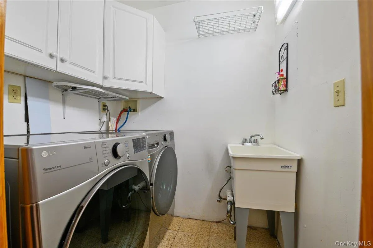 2 Bridge Lane, Oyster Bay, NY, 5 Bedrooms Bedrooms, 10 Rooms Rooms,3 BathroomsBathrooms,Residential,For Rent,Bridge,0,1013522 2 Bridge Lane, Oyster Bay, NY, 5 Bedrooms Bedrooms, 10 Rooms Rooms,3 BathroomsBathrooms,Residential,For Rent,Bridge,0,1013522