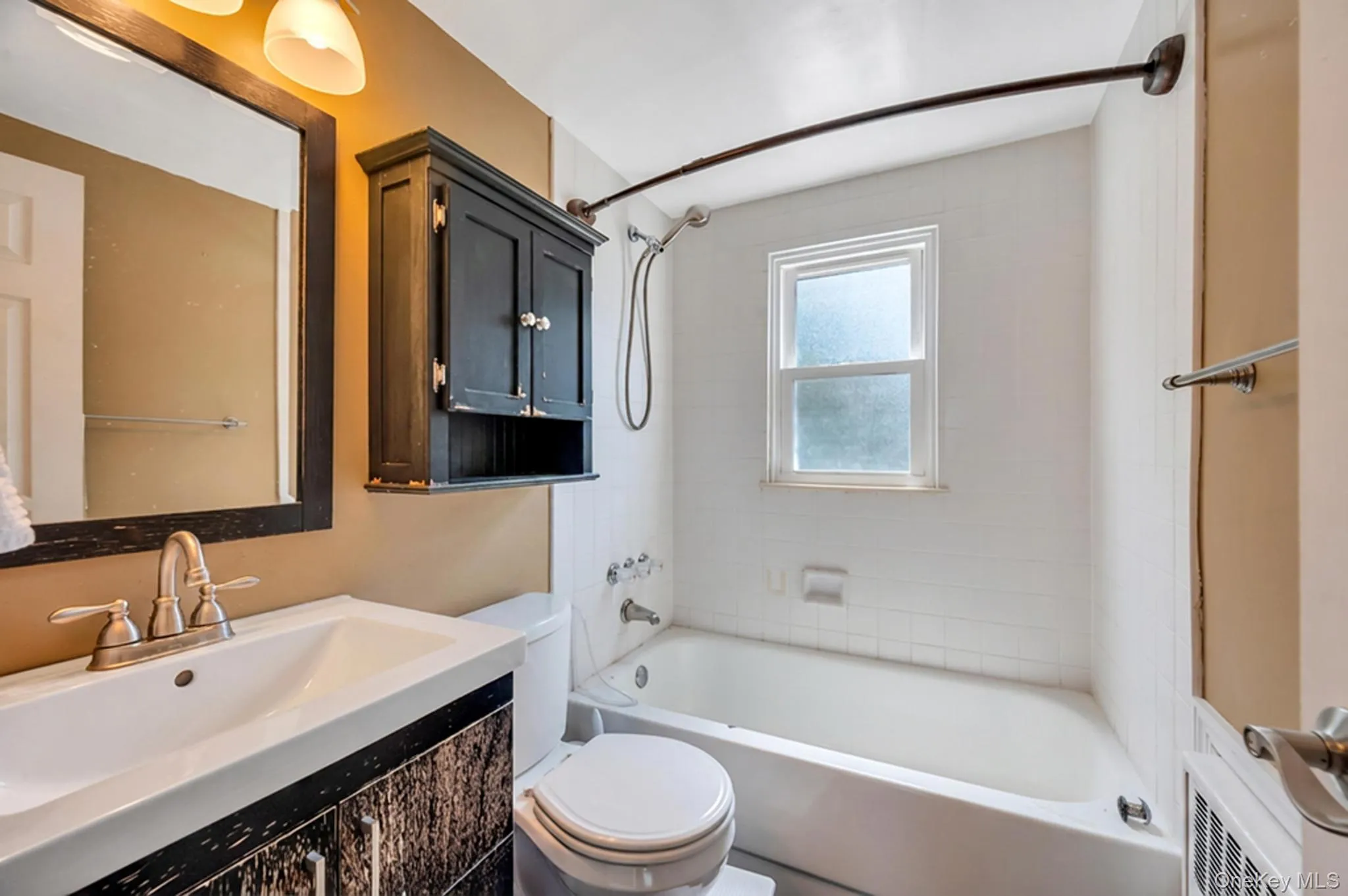 24 Worden Place, West Babylon, NY, 3 Bedrooms Bedrooms, 3 Rooms Rooms,2 BathroomsBathrooms,Residential,For Rent,Worden,0,1013523 24 Worden Place, West Babylon, NY, 3 Bedrooms Bedrooms, 3 Rooms Rooms,2 BathroomsBathrooms,Residential,For Rent,Worden,0,1013523