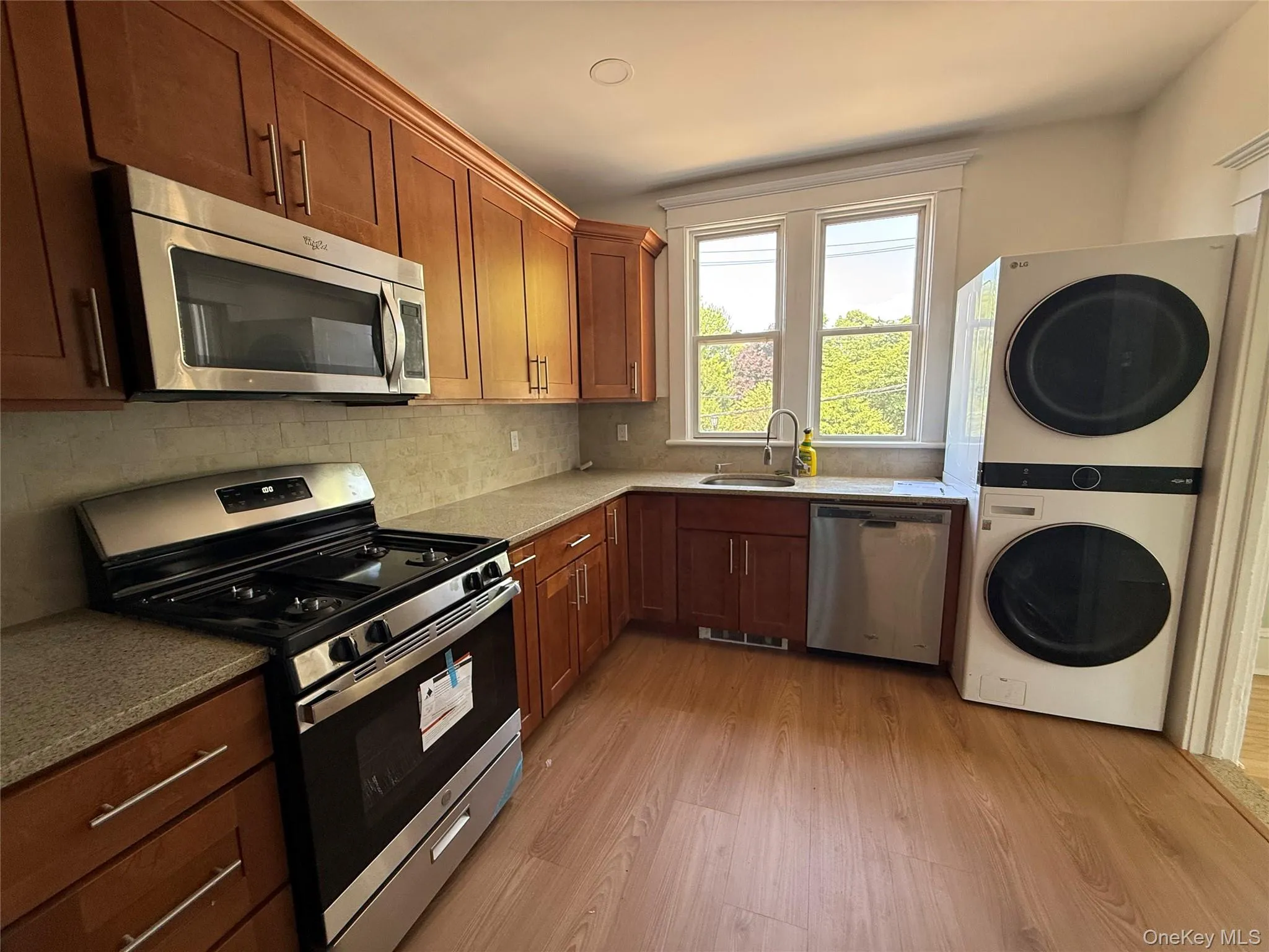 632 Middle Neck Road, North Hempstead, NY, 3 Bedrooms Bedrooms, 6 Rooms Rooms,1 BathroomBathrooms,Residential Lease,For Rent,Middle Neck,0,1013530 632 Middle Neck Road, North Hempstead, NY, 3 Bedrooms Bedrooms, 6 Rooms Rooms,1 BathroomBathrooms,Residential Lease,For Rent,Middle Neck,0,1013530