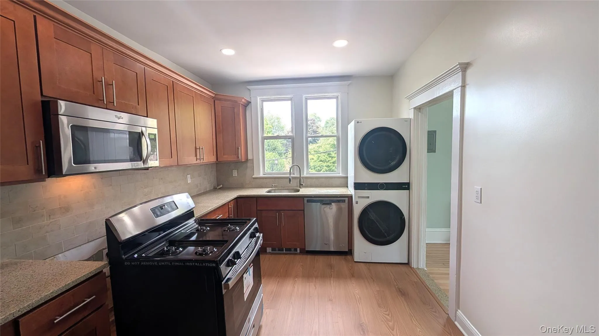 632 Middle Neck Road, North Hempstead, NY, 3 Bedrooms Bedrooms, 6 Rooms Rooms,1 BathroomBathrooms,Residential Lease,For Rent,Middle Neck,0,1013530 632 Middle Neck Road, North Hempstead, NY, 3 Bedrooms Bedrooms, 6 Rooms Rooms,1 BathroomBathrooms,Residential Lease,For Rent,Middle Neck,0,1013530