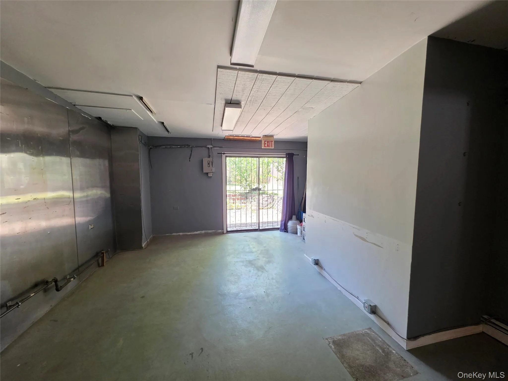 Rear room with access to courtyard Rear room with access to courtyard