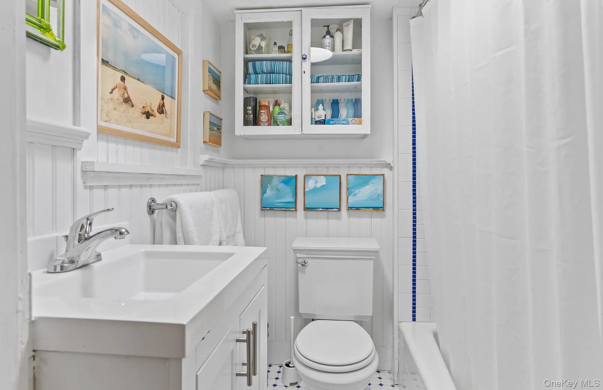28 Bowden Square, Southampton, NY, 3 Bedrooms Bedrooms, ,2 BathroomsBathrooms,Residential Lease,For Rent,Bowden,0,1013544 28 Bowden Square, Southampton, NY, 3 Bedrooms Bedrooms, ,2 BathroomsBathrooms,Residential Lease,For Rent,Bowden,0,1013544
