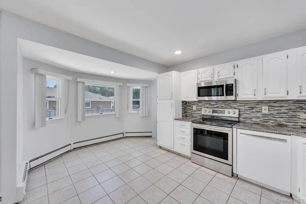279 Haven Avenue, Islip, NY, 4 Bedrooms Bedrooms, 8 Rooms Rooms,2 BathroomsBathrooms,Residential,For Rent,Haven,0,1013545 279 Haven Avenue, Islip, NY, 4 Bedrooms Bedrooms, 8 Rooms Rooms,2 BathroomsBathrooms,Residential,For Rent,Haven,0,1013545