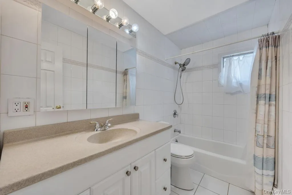 279 Haven Avenue, Islip, NY, 4 Bedrooms Bedrooms, 8 Rooms Rooms,2 BathroomsBathrooms,Residential,For Rent,Haven,0,1013545 279 Haven Avenue, Islip, NY, 4 Bedrooms Bedrooms, 8 Rooms Rooms,2 BathroomsBathrooms,Residential,For Rent,Haven,0,1013545