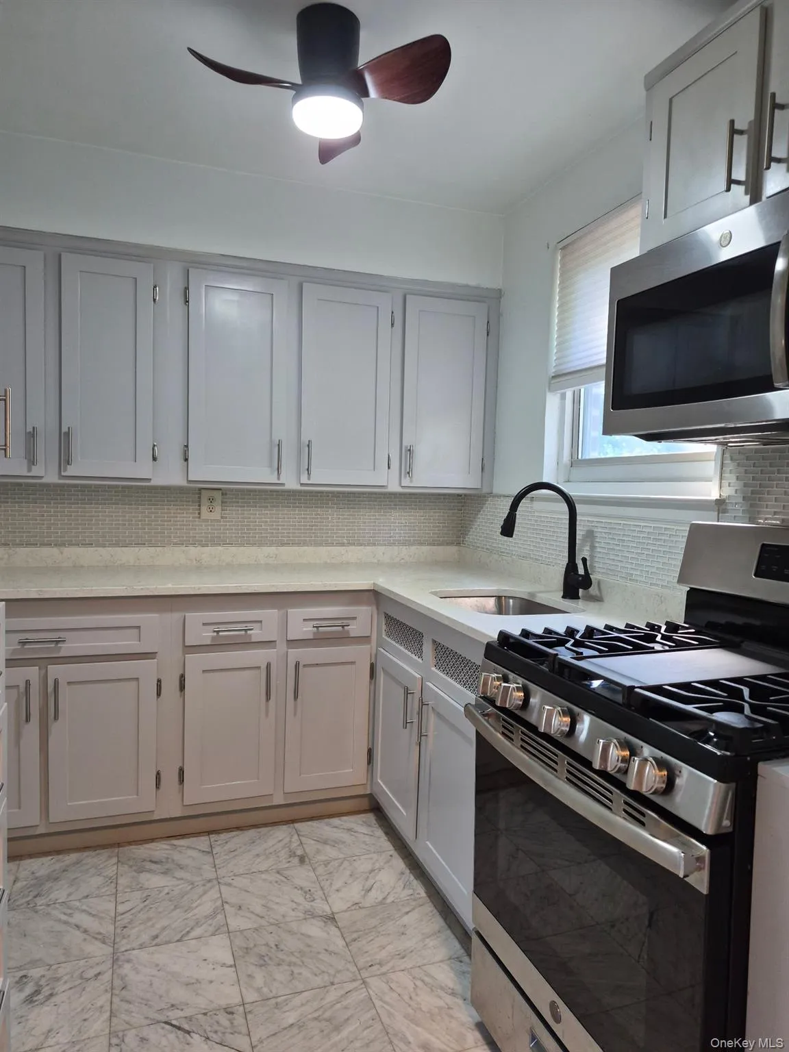 90 Spruce Street, Yonkers, NY, 1 Bedroom Bedrooms, 3 Rooms Rooms,1 BathroomBathrooms,Residential,For Rent,Spruce Street,0,1013577 90 Spruce Street, Yonkers, NY, 1 Bedroom Bedrooms, 3 Rooms Rooms,1 BathroomBathrooms,Residential,For Rent,Spruce Street,0,1013577