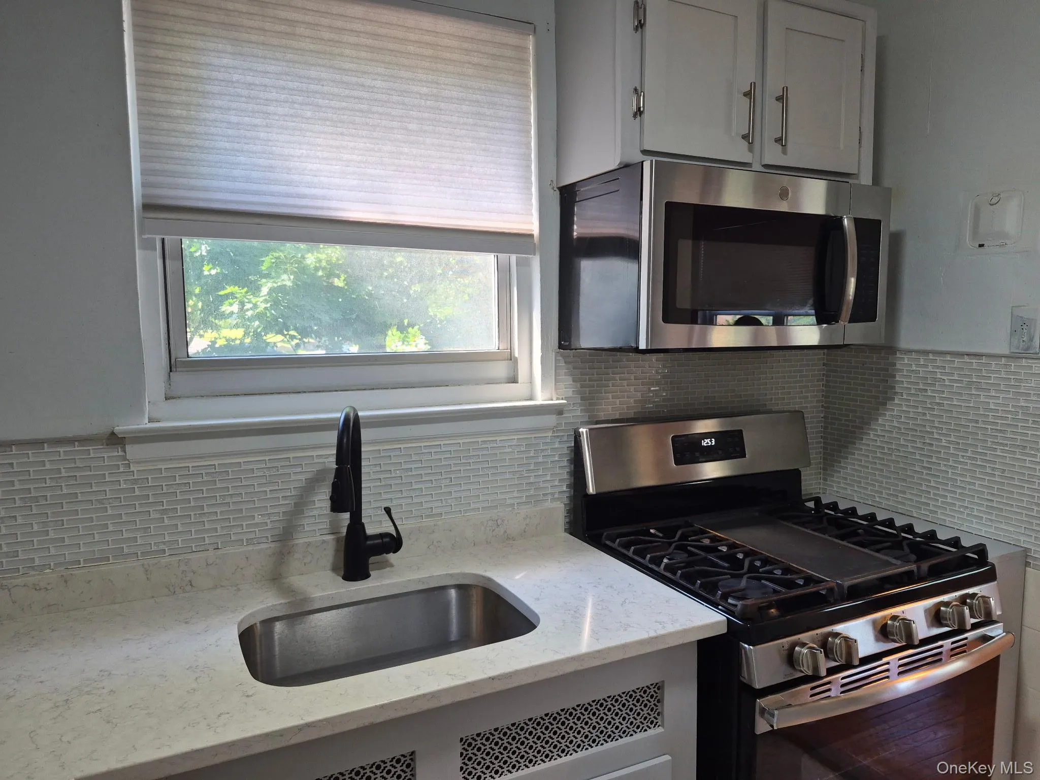 90 Spruce Street, Yonkers, NY, 1 Bedroom Bedrooms, 3 Rooms Rooms,1 BathroomBathrooms,Residential,For Rent,Spruce Street,0,1013577 90 Spruce Street, Yonkers, NY, 1 Bedroom Bedrooms, 3 Rooms Rooms,1 BathroomBathrooms,Residential,For Rent,Spruce Street,0,1013577