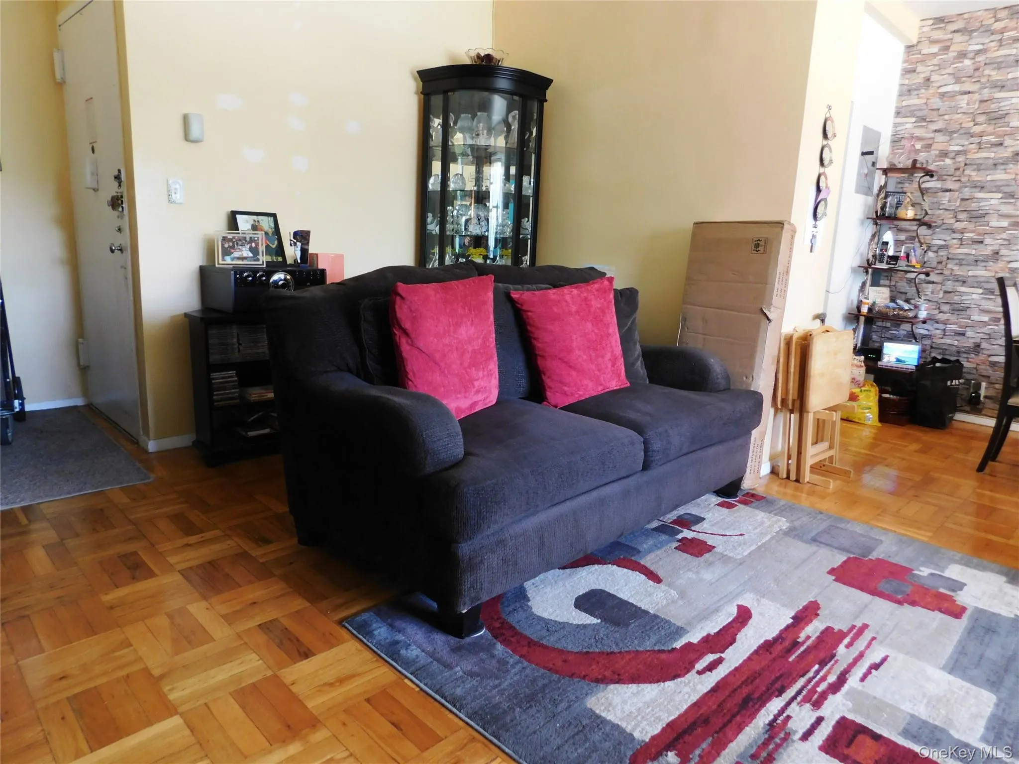 Living room with Parque Floor Living room with Parque Floor