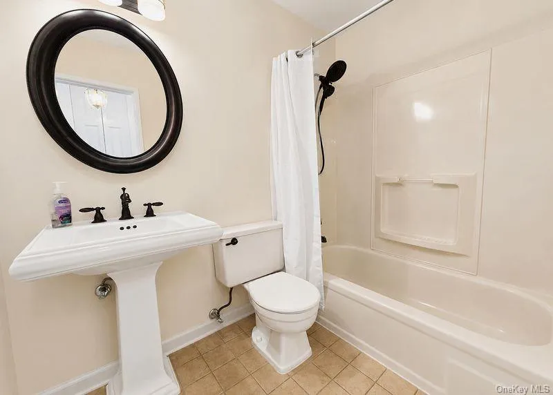 2nd Full Bathroom 2nd Full Bathroom