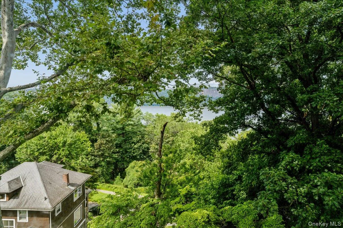 43 Pinecrest Parkway, Greenburgh, NY, 4 Bedrooms Bedrooms, 8 Rooms Rooms,1 BathroomBathrooms,Residential,For Rent,Pinecrest,0,1013607 43 Pinecrest Parkway, Greenburgh, NY, 4 Bedrooms Bedrooms, 8 Rooms Rooms,1 BathroomBathrooms,Residential,For Rent,Pinecrest,0,1013607