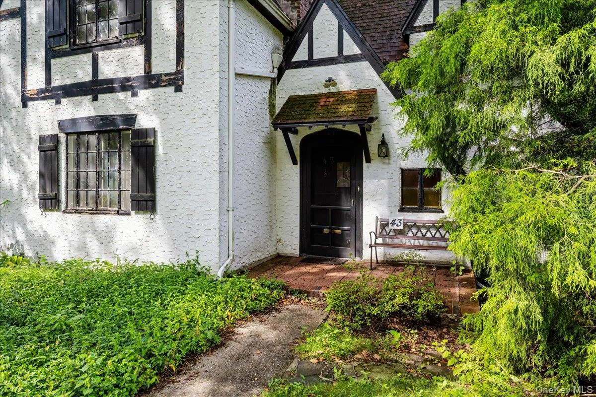 43 Pinecrest Parkway, Greenburgh, NY, 4 Bedrooms Bedrooms, 8 Rooms Rooms,1 BathroomBathrooms,Residential,For Rent,Pinecrest,0,1013607 43 Pinecrest Parkway, Greenburgh, NY, 4 Bedrooms Bedrooms, 8 Rooms Rooms,1 BathroomBathrooms,Residential,For Rent,Pinecrest,0,1013607