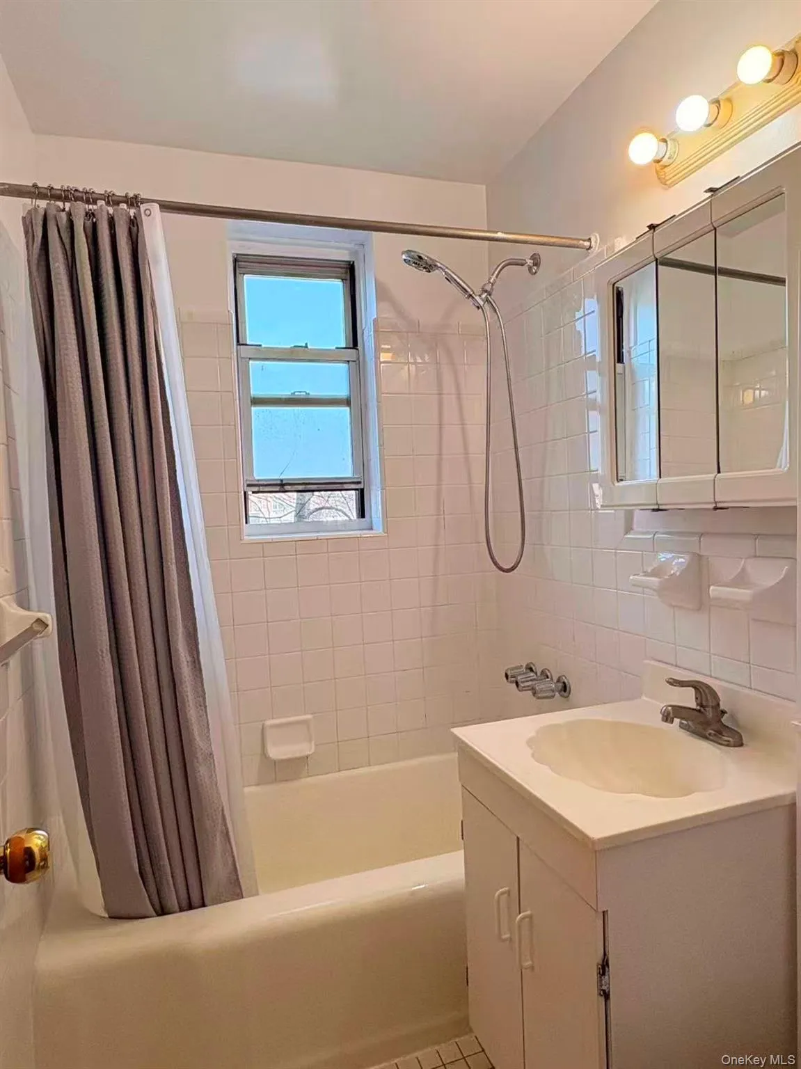 105-33 66th Avenue, New York, NY, 1 Bedroom Bedrooms, 4 Rooms Rooms,1 BathroomBathrooms,Residential Lease,For Rent,66th,0,1013613 105-33 66th Avenue, New York, NY, 1 Bedroom Bedrooms, 4 Rooms Rooms,1 BathroomBathrooms,Residential Lease,For Rent,66th,0,1013613