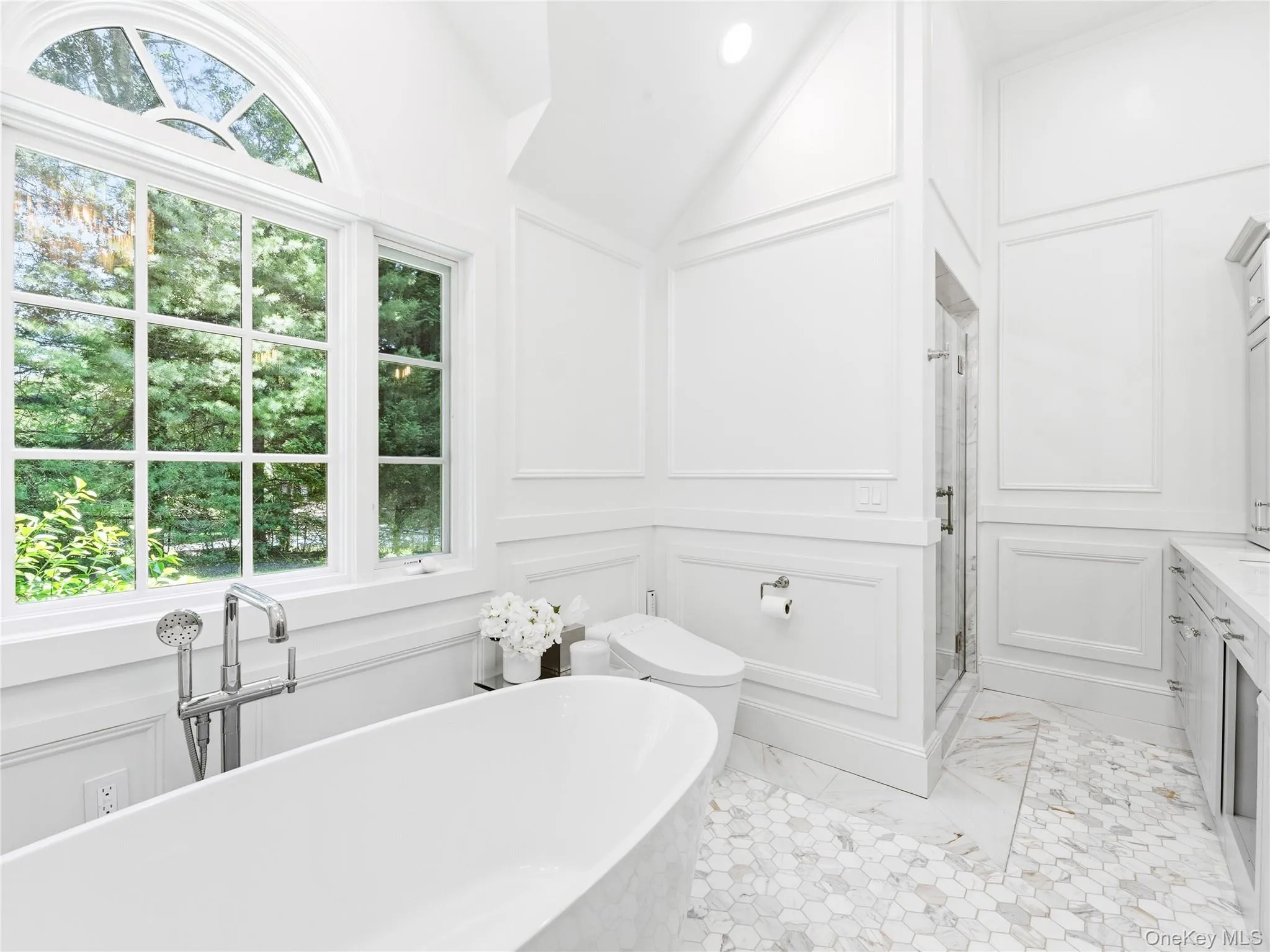 Soaking tub Soaking tub