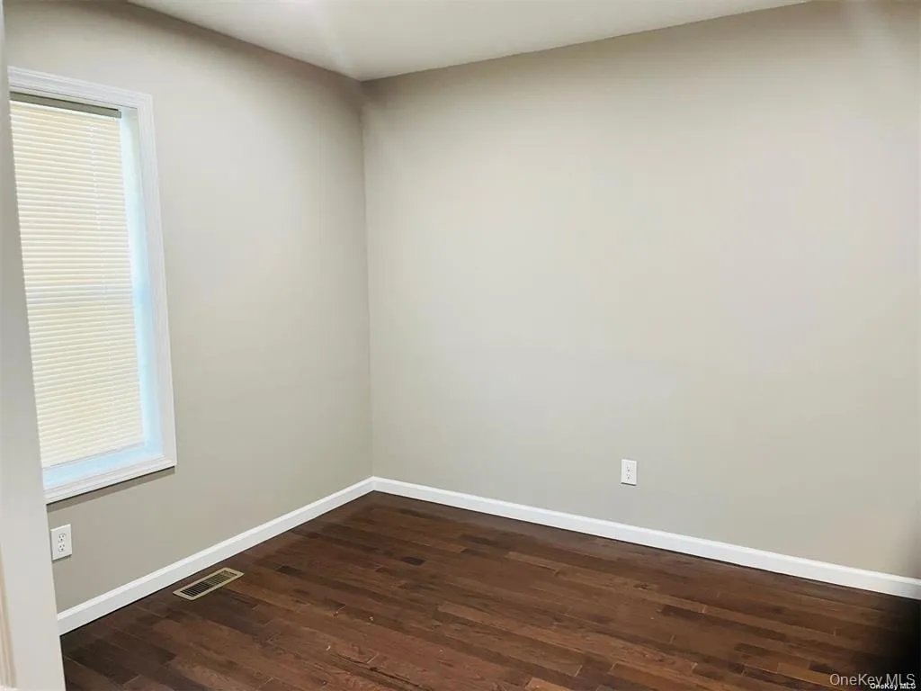 11 Grant Avenue, Islip, NY, 3 Bedrooms Bedrooms, 5 Rooms Rooms,1 BathroomBathrooms,Residential Lease,For Rent,Grant,0,1013616 11 Grant Avenue, Islip, NY, 3 Bedrooms Bedrooms, 5 Rooms Rooms,1 BathroomBathrooms,Residential Lease,For Rent,Grant,0,1013616
