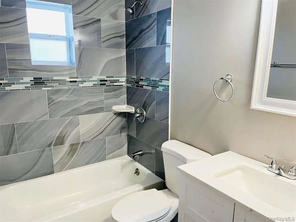 11 Grant Avenue, Islip, NY, 3 Bedrooms Bedrooms, 5 Rooms Rooms,1 BathroomBathrooms,Residential Lease,For Rent,Grant,0,1013616 11 Grant Avenue, Islip, NY, 3 Bedrooms Bedrooms, 5 Rooms Rooms,1 BathroomBathrooms,Residential Lease,For Rent,Grant,0,1013616