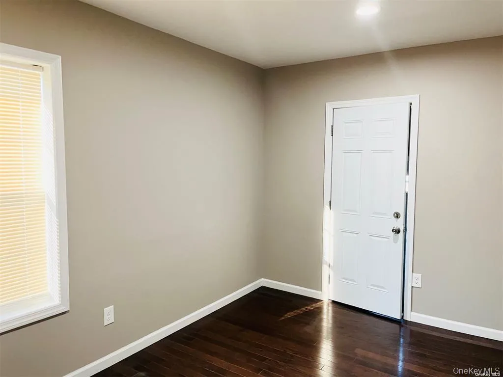 11 Grant Avenue, Islip, NY, 3 Bedrooms Bedrooms, 5 Rooms Rooms,1 BathroomBathrooms,Residential Lease,For Rent,Grant,0,1013616 11 Grant Avenue, Islip, NY, 3 Bedrooms Bedrooms, 5 Rooms Rooms,1 BathroomBathrooms,Residential Lease,For Rent,Grant,0,1013616